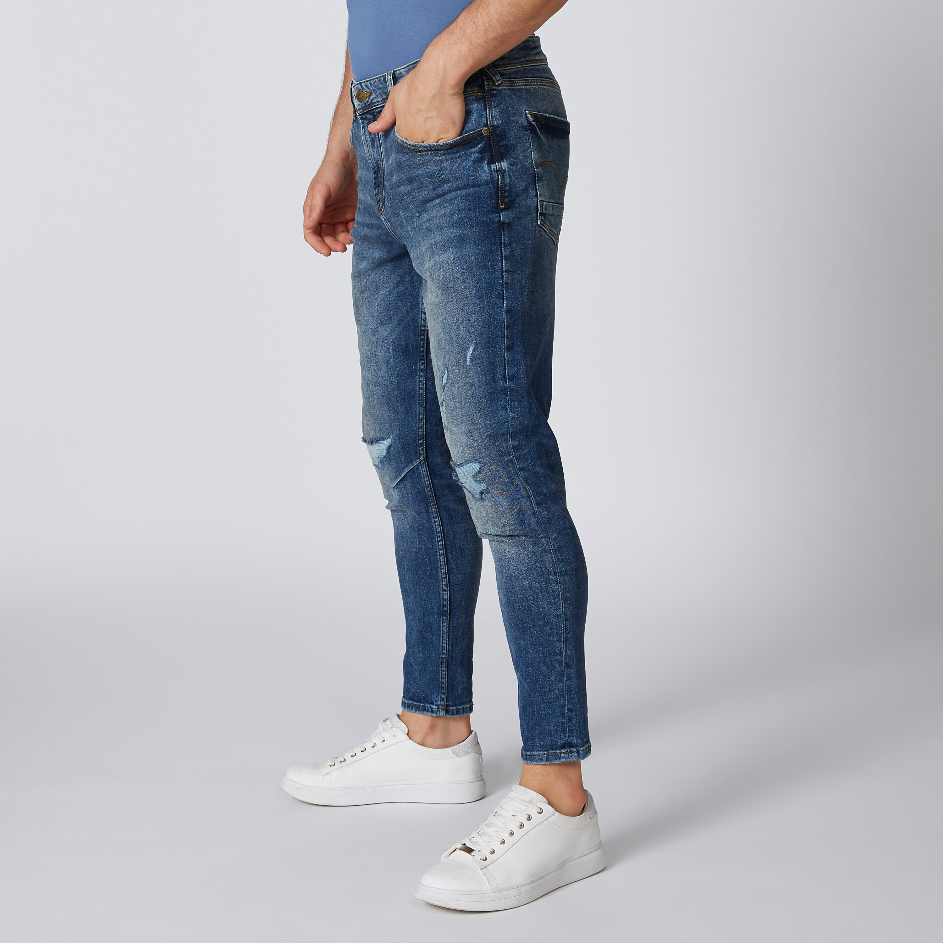 بنطلون جينز مستدام ممزّق بخصر متوسط الارتفاع وجيوب -men-clothing-bottoms-jeans-image-3