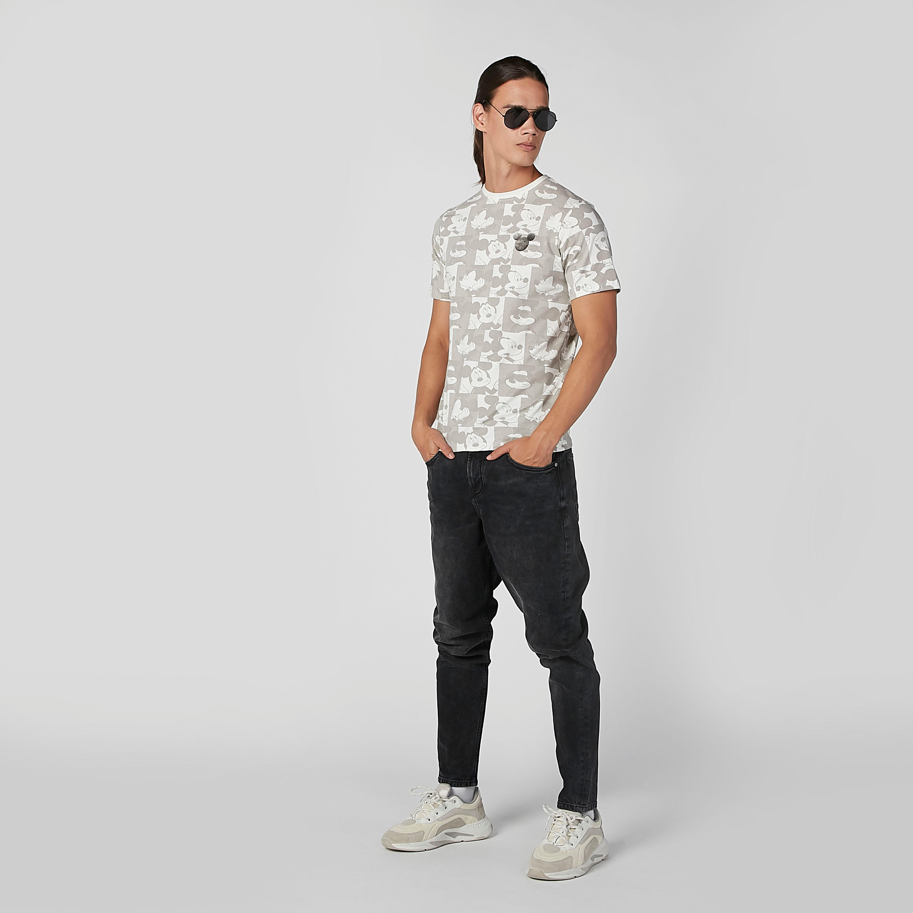 بنطلون جينز مستدام بخصر متوسط الارتفاع وجيوب-men-clothing-bottoms-jeans-image-2