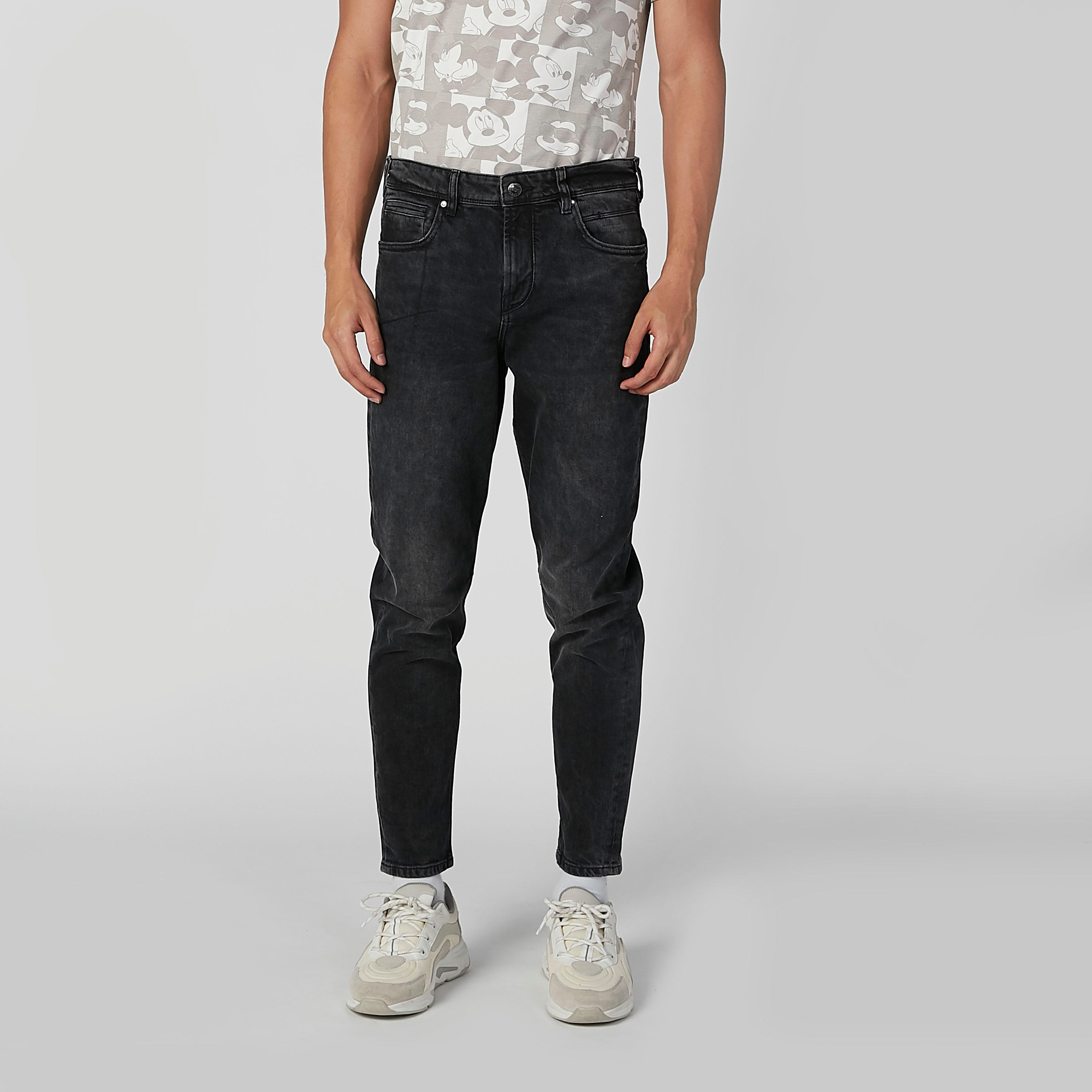 بنطلون جينز مستدام بخصر متوسط الارتفاع وجيوب-men-clothing-bottoms-jeans-image-1