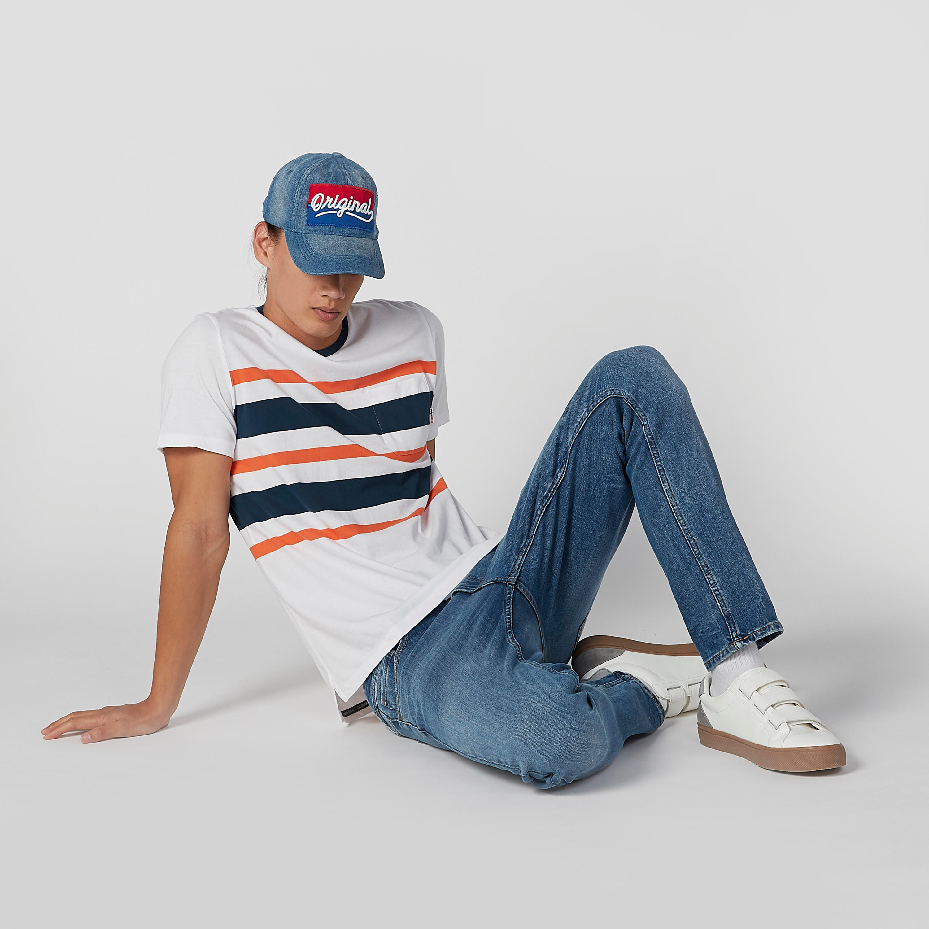 تيشيرت مستدام مقلّم بياقة ضيقة وأكمام قصيرة-men-clothing-tshirtsandpolos-tshirts-image-1