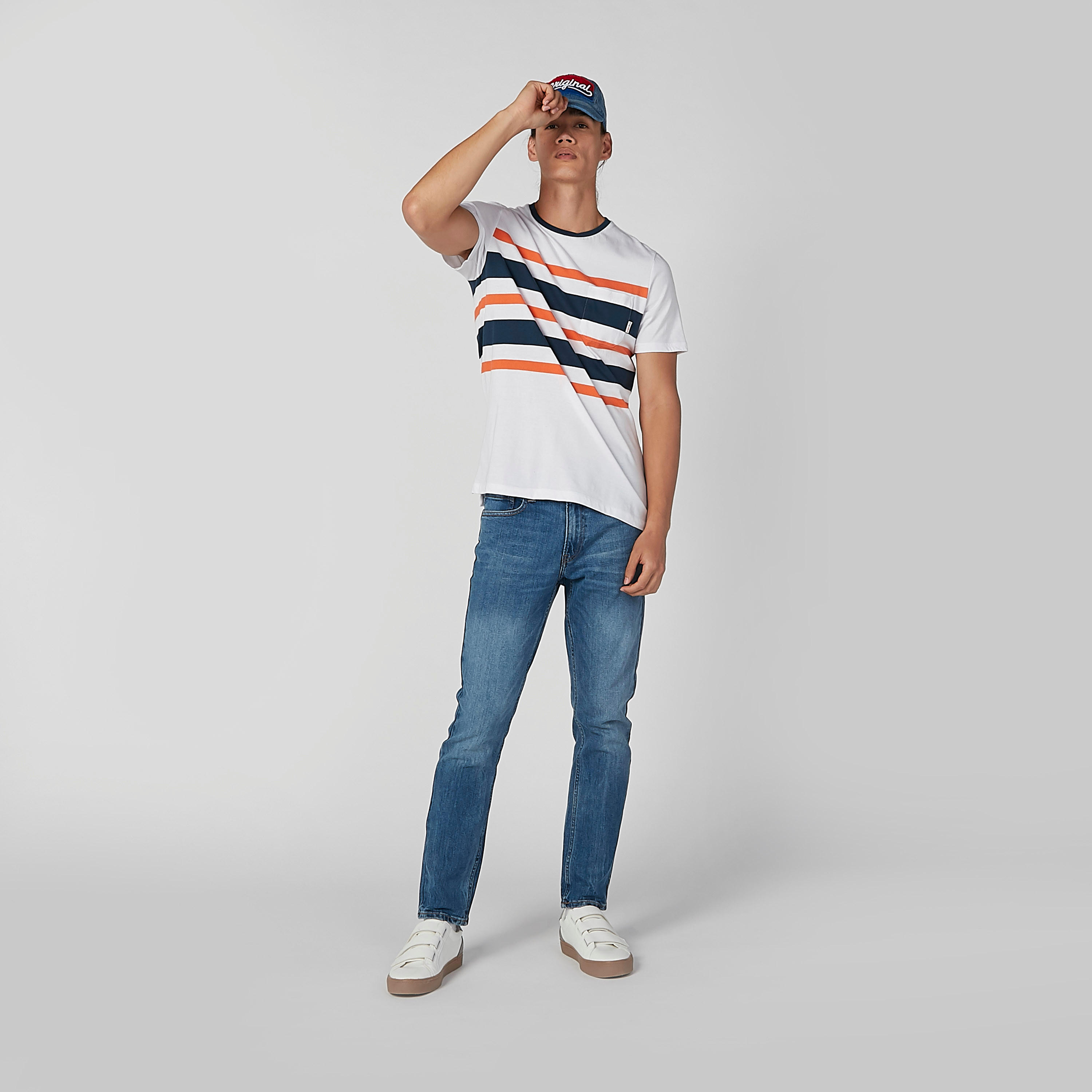 تيشيرت مستدام مقلّم بياقة ضيقة وأكمام قصيرة-men-clothing-tshirtsandpolos-tshirts-image-6