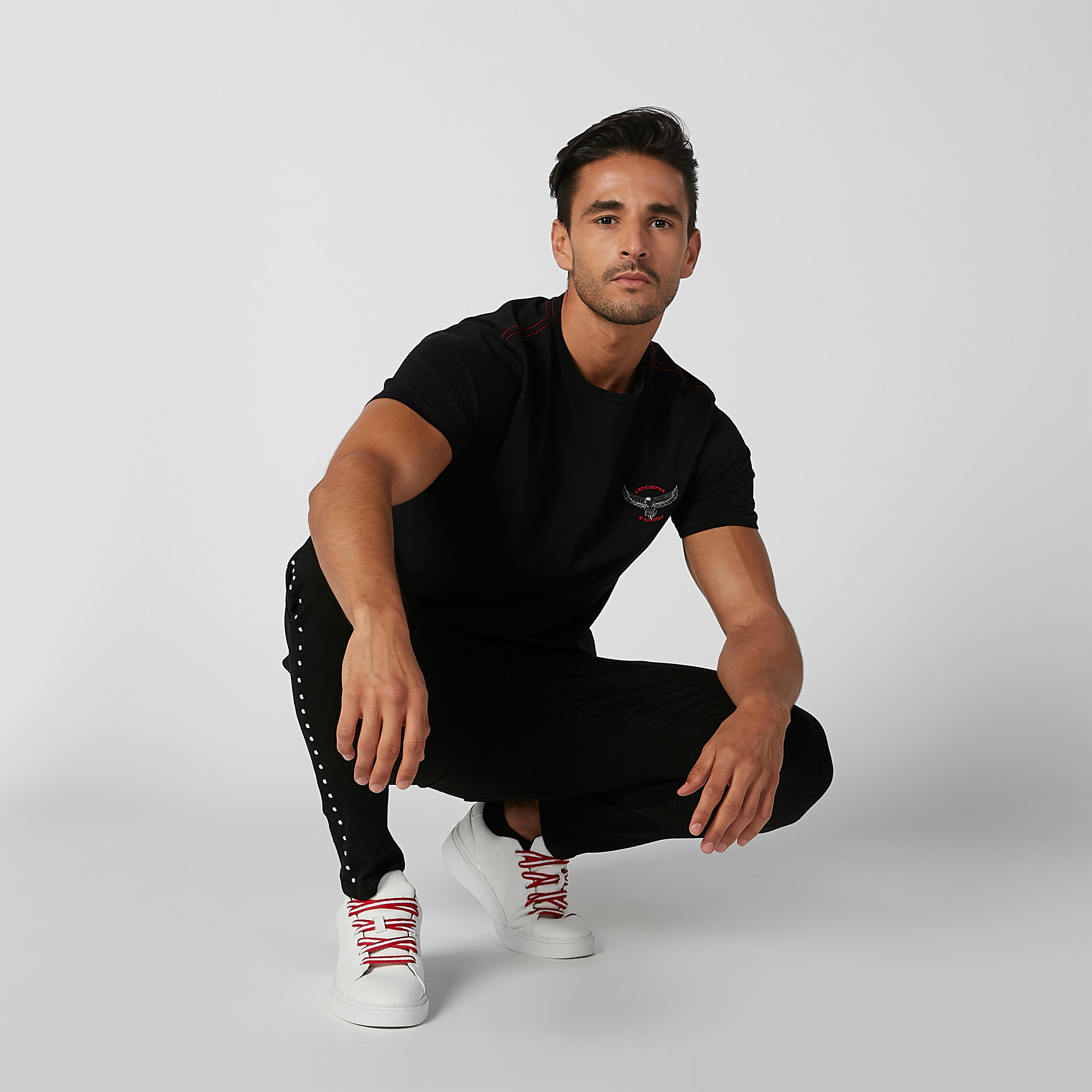 تيشيرت مستدام بياقة ضيّقة وأكمام قصيرة وطبعات -men-clothing-tshirtsandpolos-tshirts-image-1