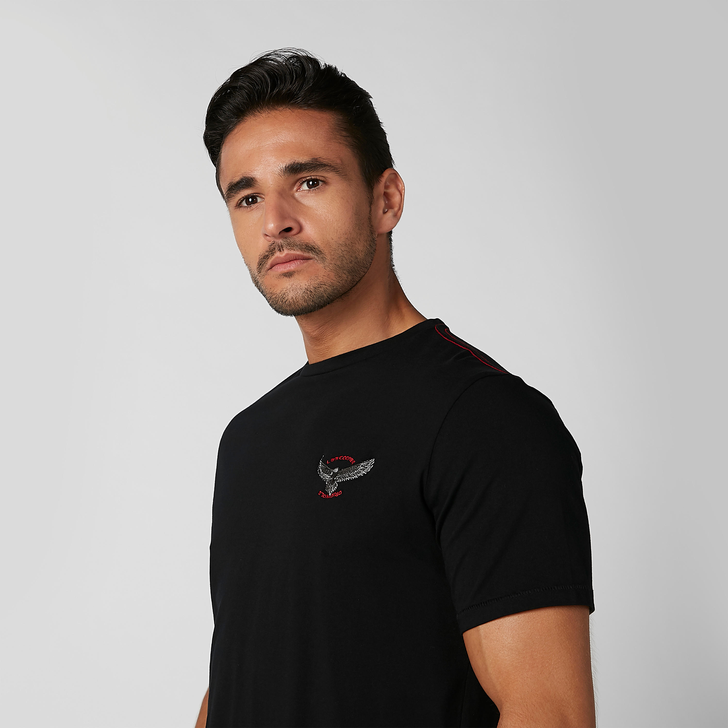 تيشيرت مستدام بياقة ضيّقة وأكمام قصيرة وطبعات -men-clothing-tshirtsandpolos-tshirts-image-2