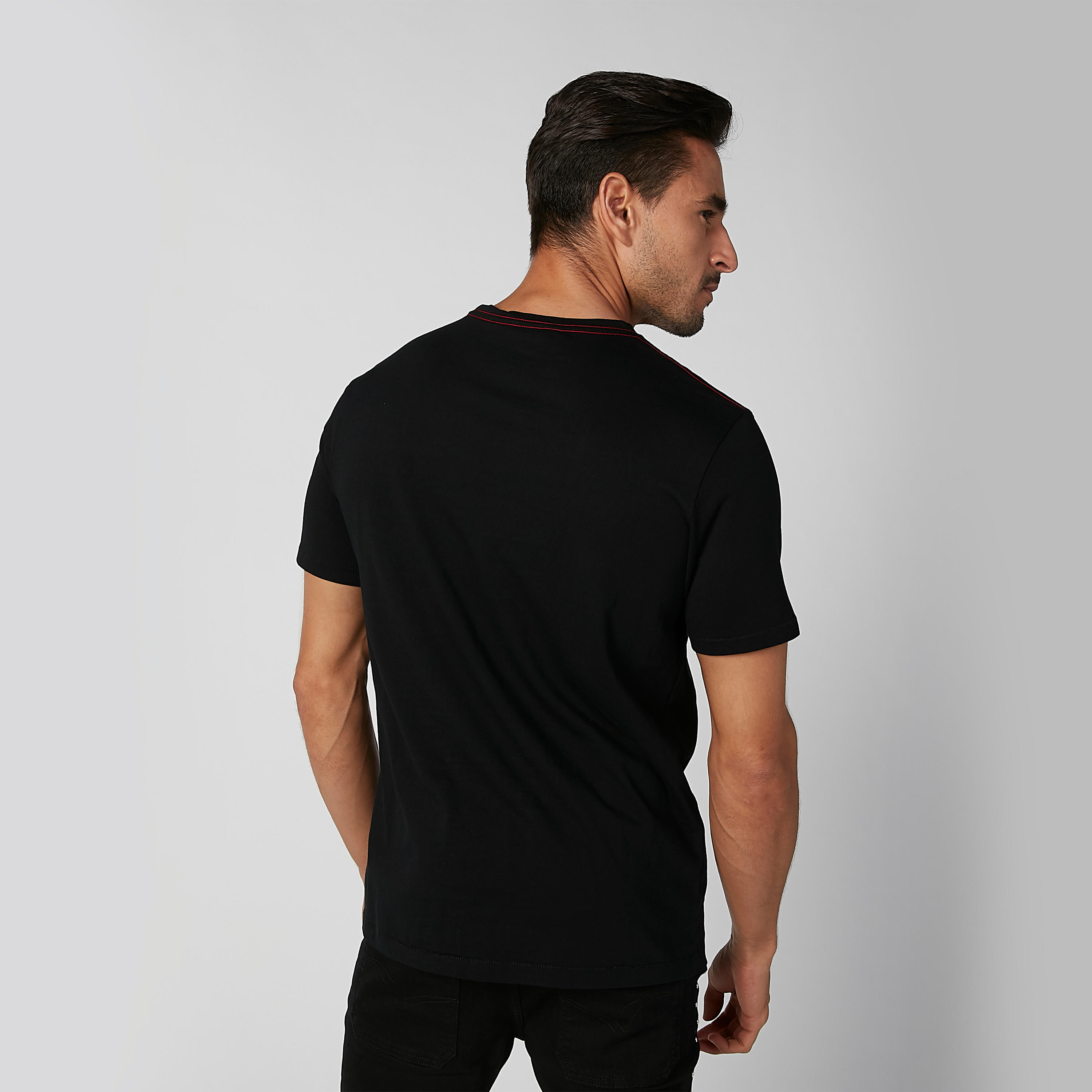 تيشيرت مستدام بياقة ضيّقة وأكمام قصيرة وطبعات -men-clothing-tshirtsandpolos-tshirts-image-4
