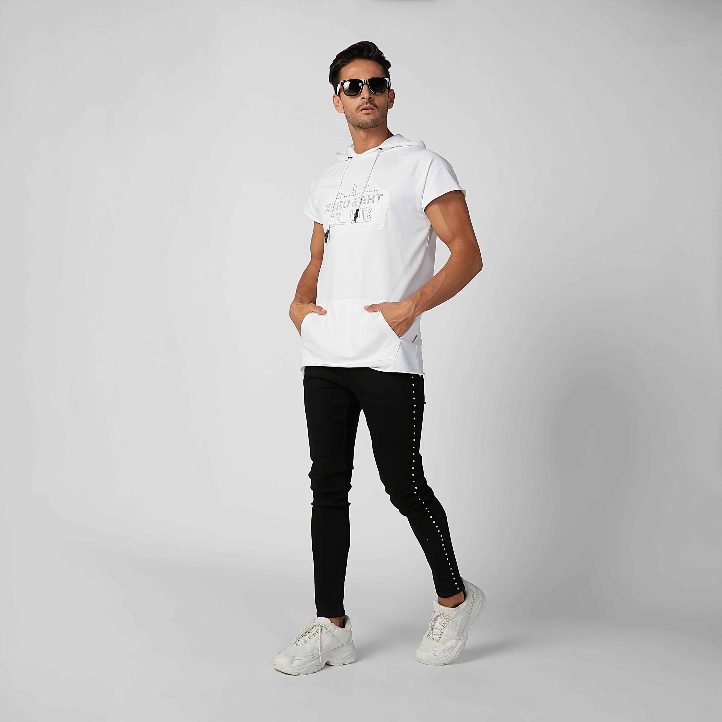 تيشيرت مستدام مزيّن بقبّعة وأكمام مغايرة -men-clothing-tshirtsandpolos-tshirts-image-5