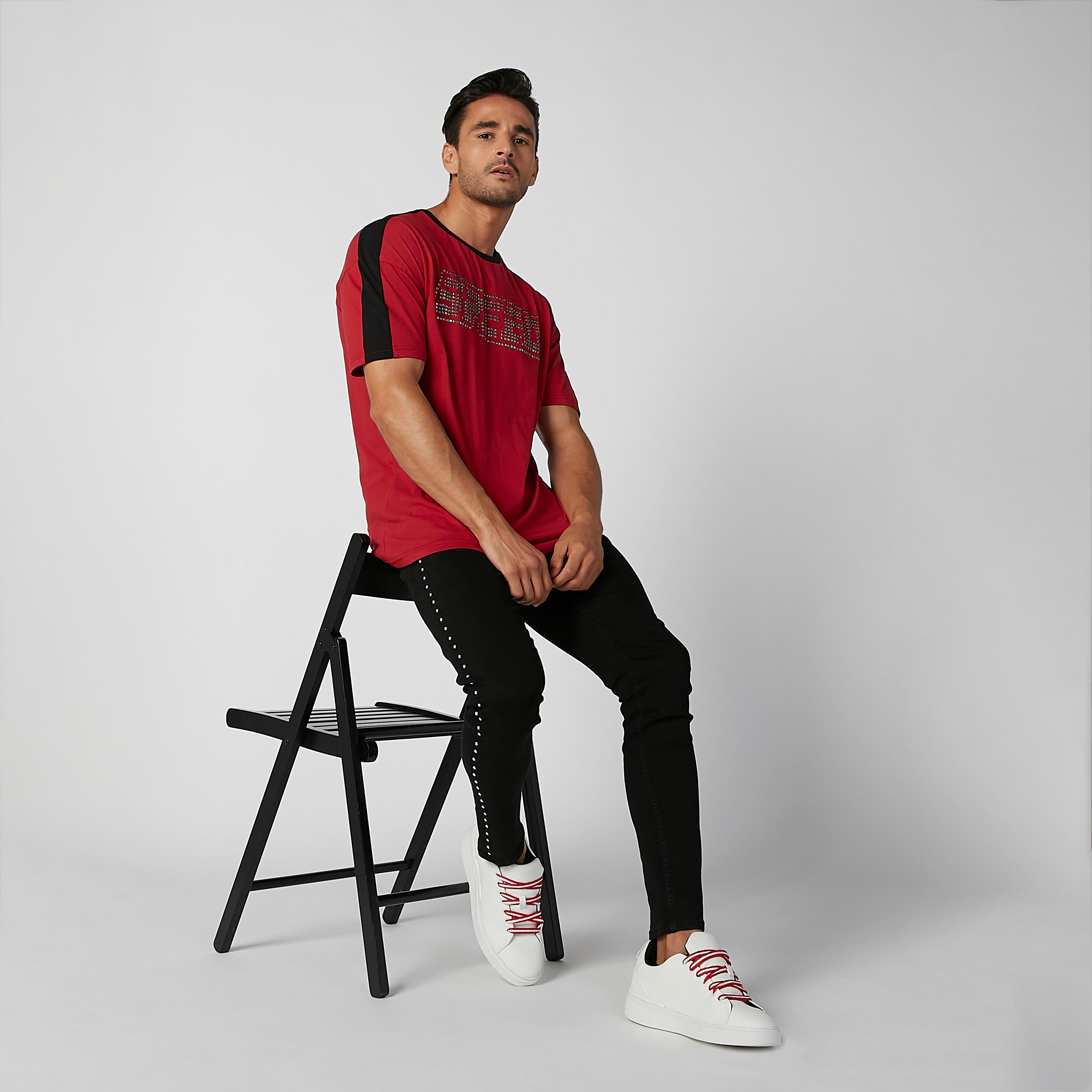 تيشيرت مزيّن بياقة مستديرة وأكمام قصيرة-men-clothing-tshirtsandpolos-tshirts-image-2