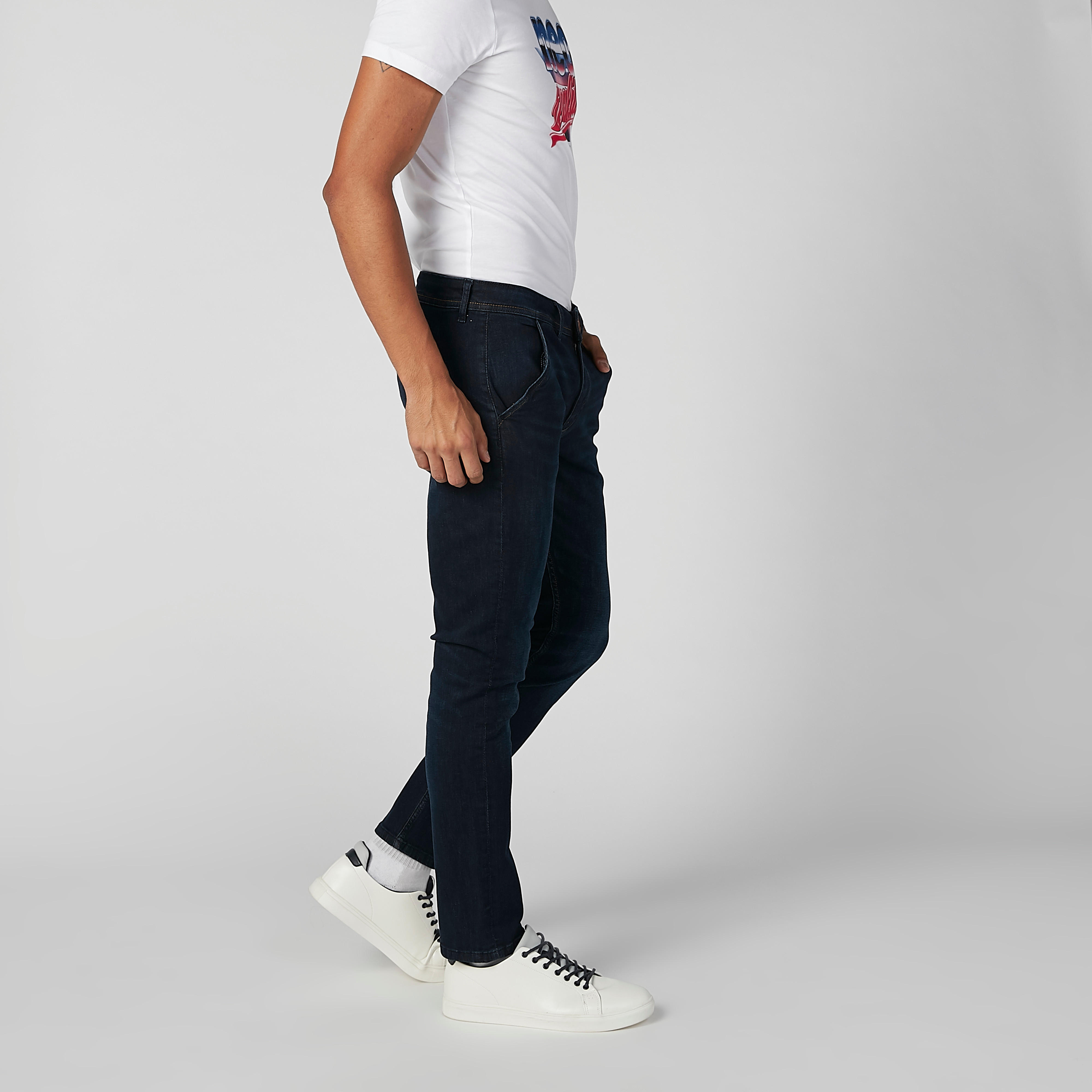 بنطلون جينز مستدام سادة بخصر متوسط الارتفاع وجيوب-men-clothing-bottoms-jeans-image-3