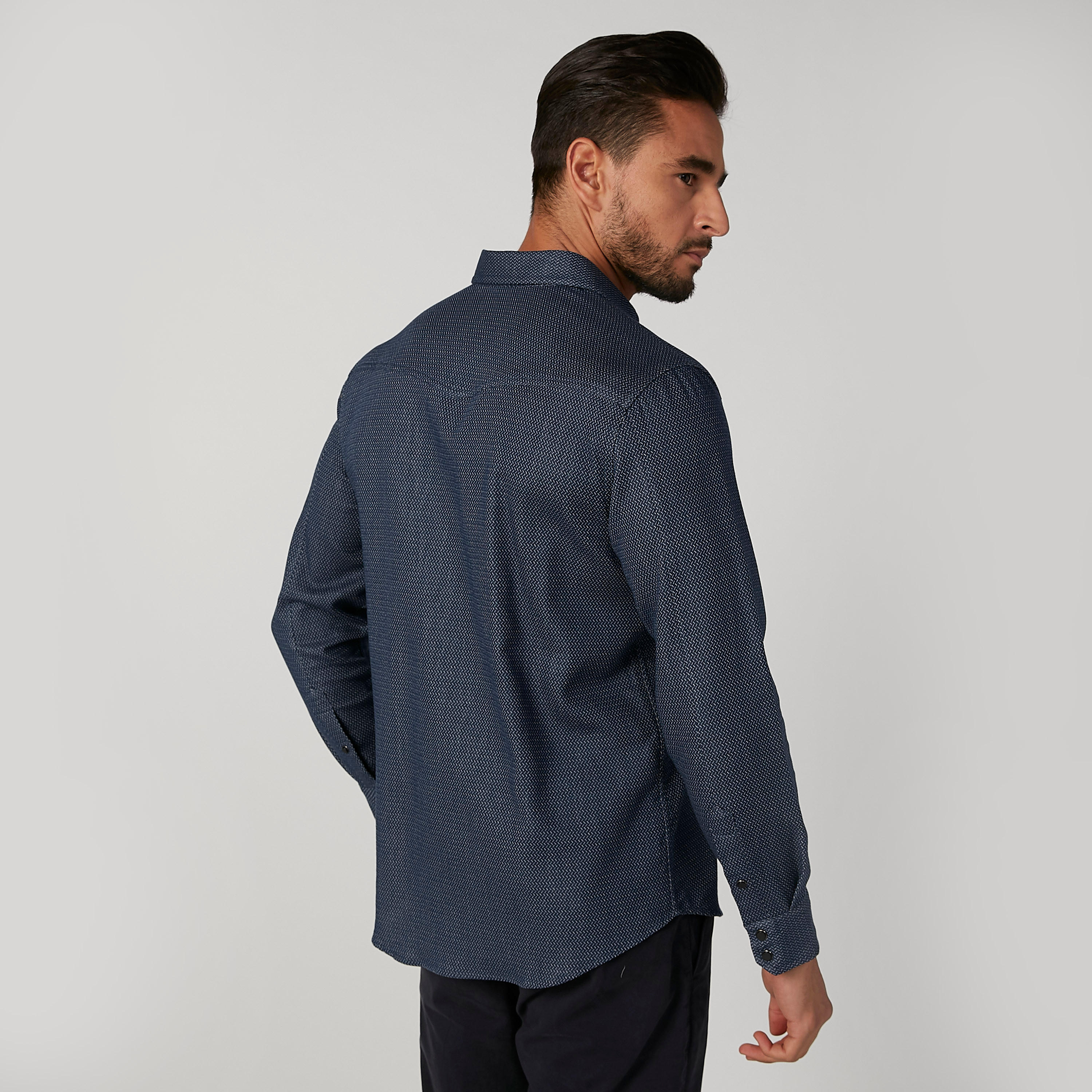 قميص مستدام بأكمام طويلة وجيوب بطيّة وطبعات -men-clothing-shirts-image-3