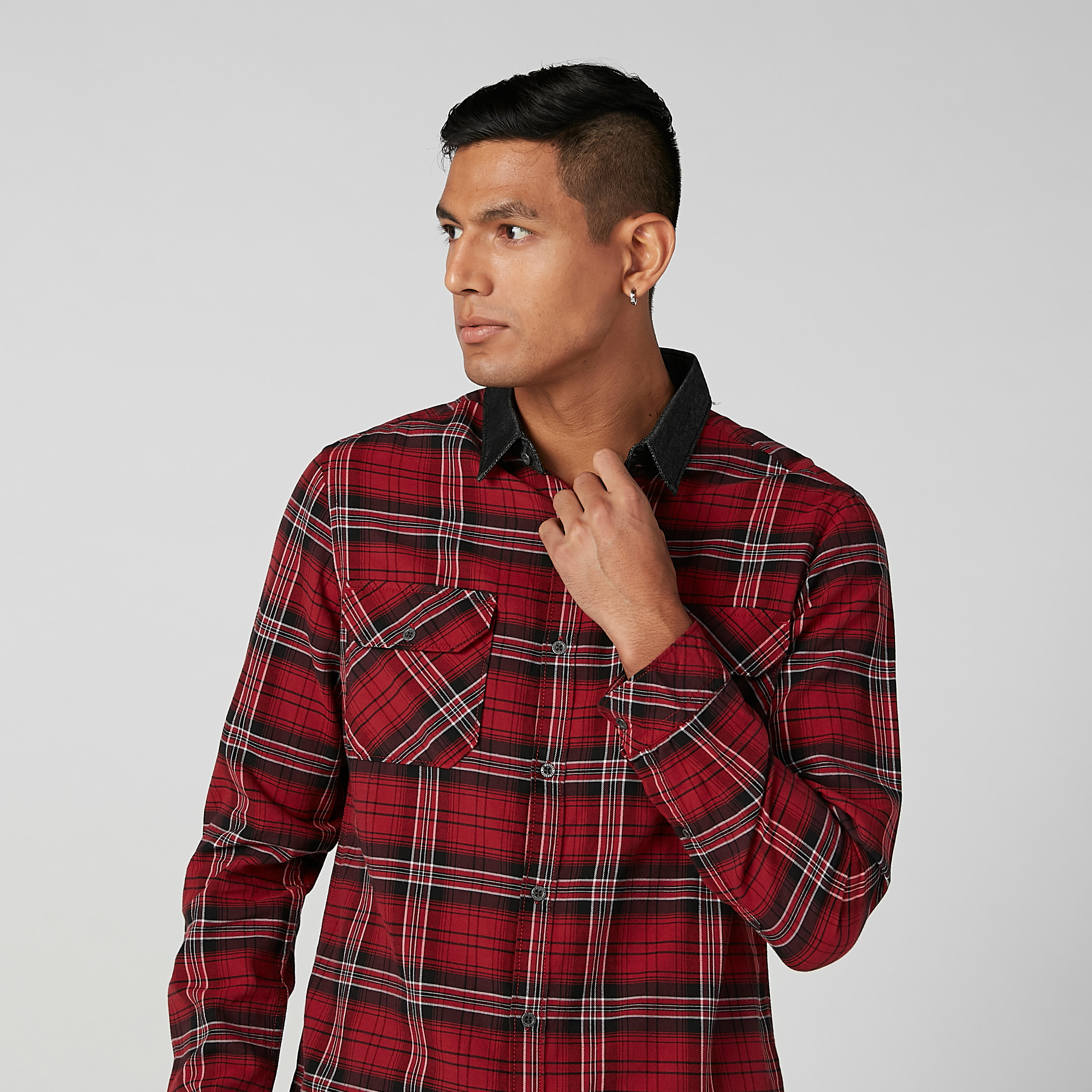 قميص مستدام كاروهات بجيوب بطيّة وأزرار من لي كوبر -men-clothing-shirts-image-4