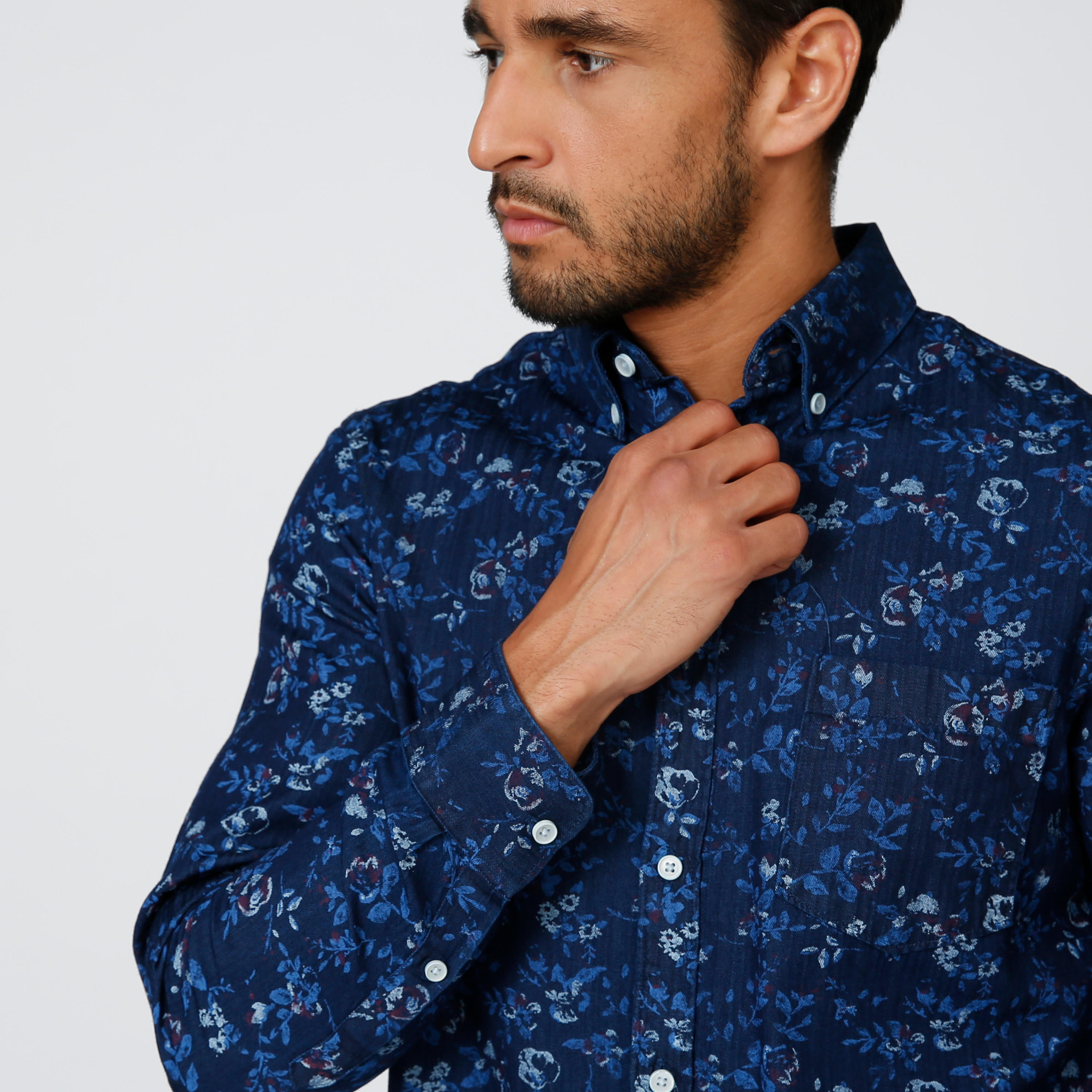 قميص مستدام بأكمام طويلة وجيب وطبعات زهرية -men-clothing-shirts-image-3