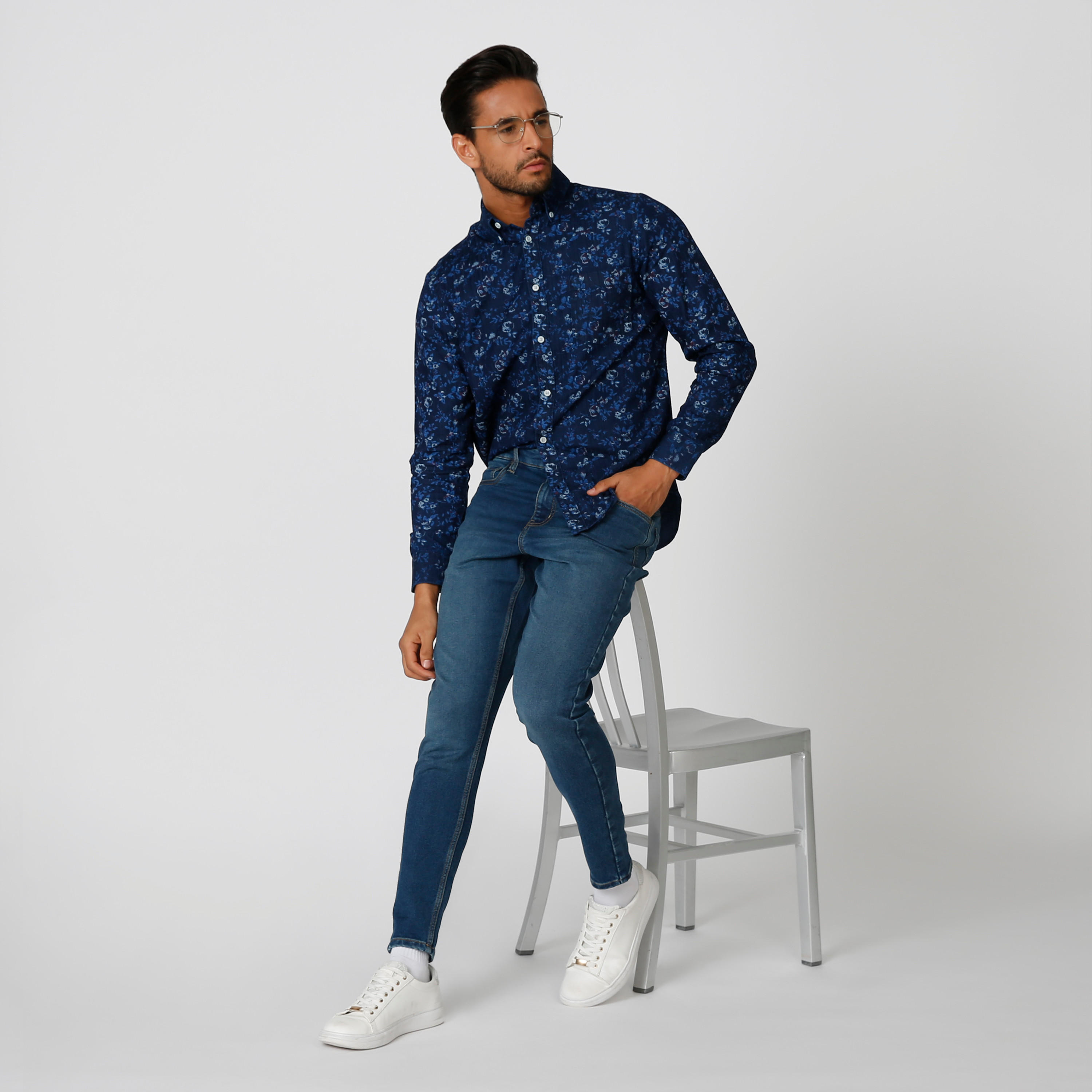 قميص مستدام بأكمام طويلة وجيب وطبعات زهرية -men-clothing-shirts-image-4