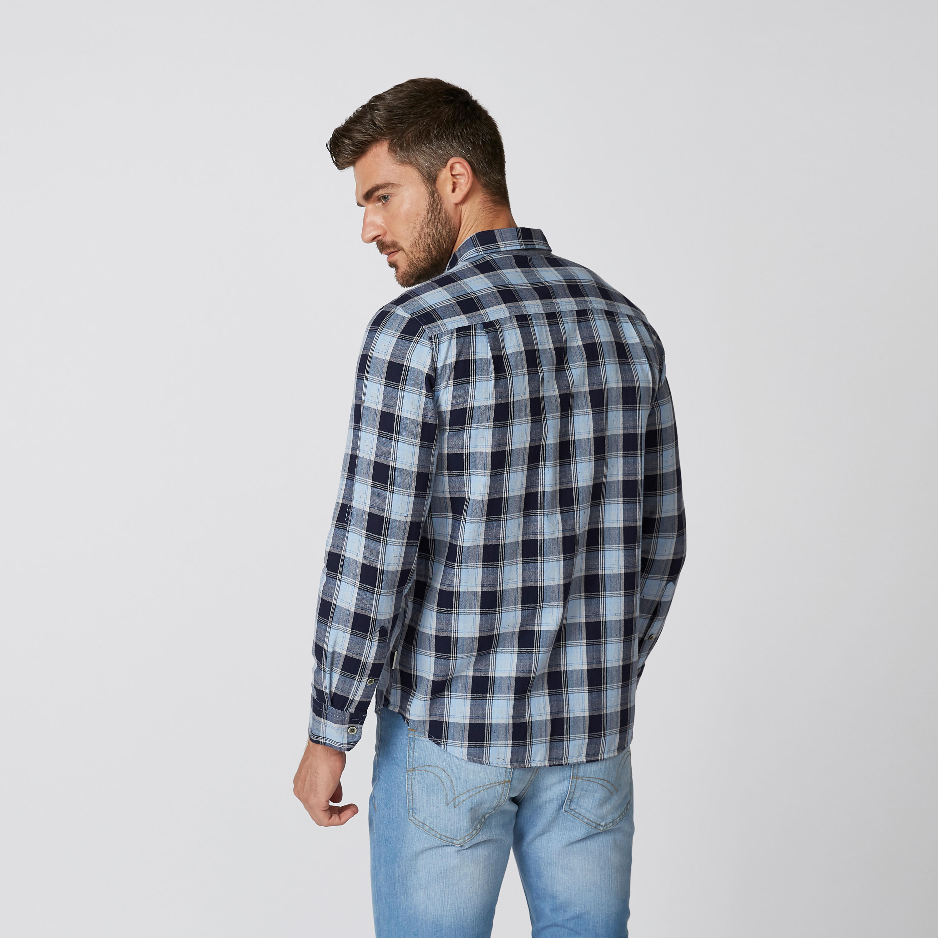قميص مستدام كاروهات بأكمام طويلة وجيوب على الصدر -men-clothing-shirts-image-3