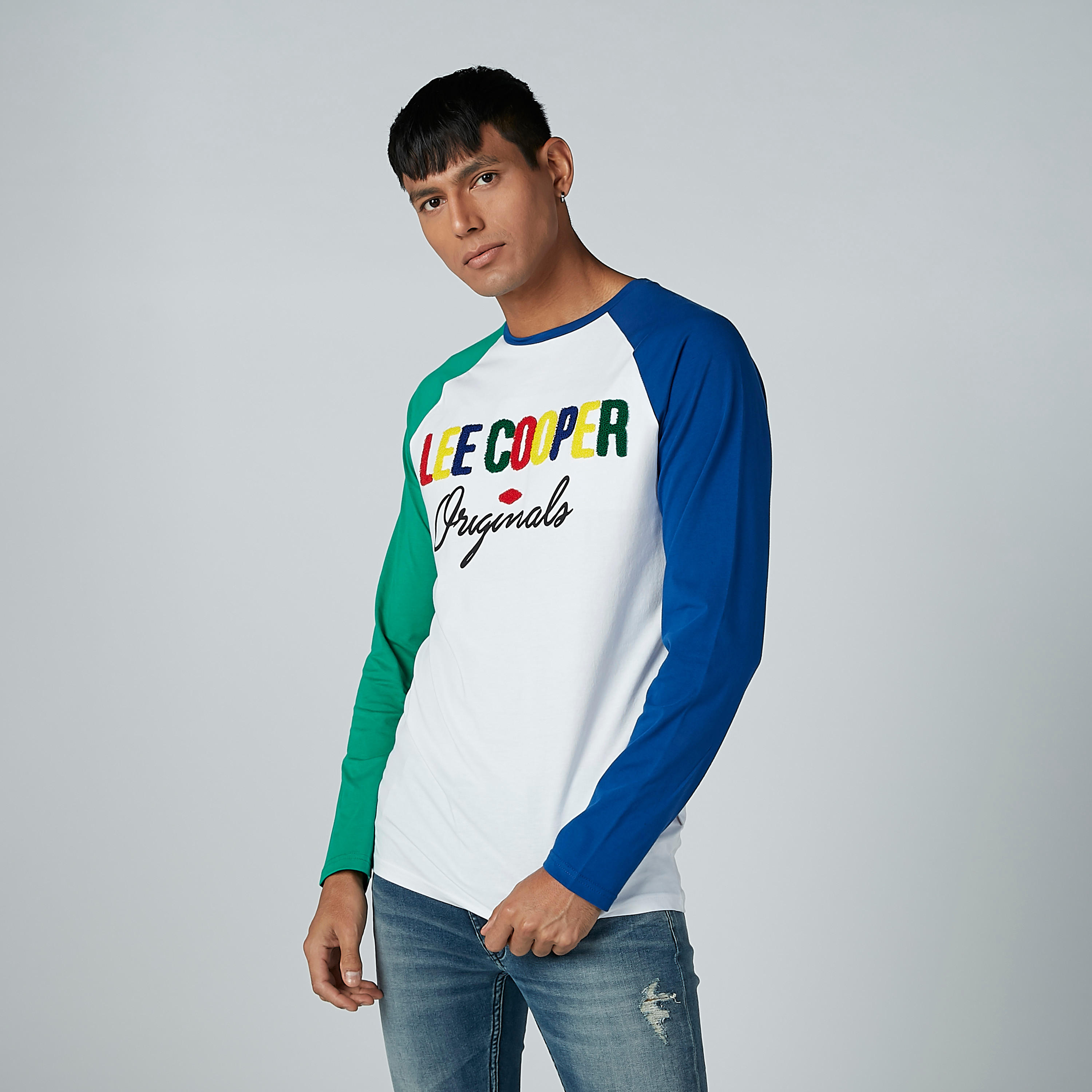 تيشيرت بياقة مستديرة وأكمام مغايرة وطبعات من لي كوبر-men-clothing-tshirtsandpolos-tshirts-image-2