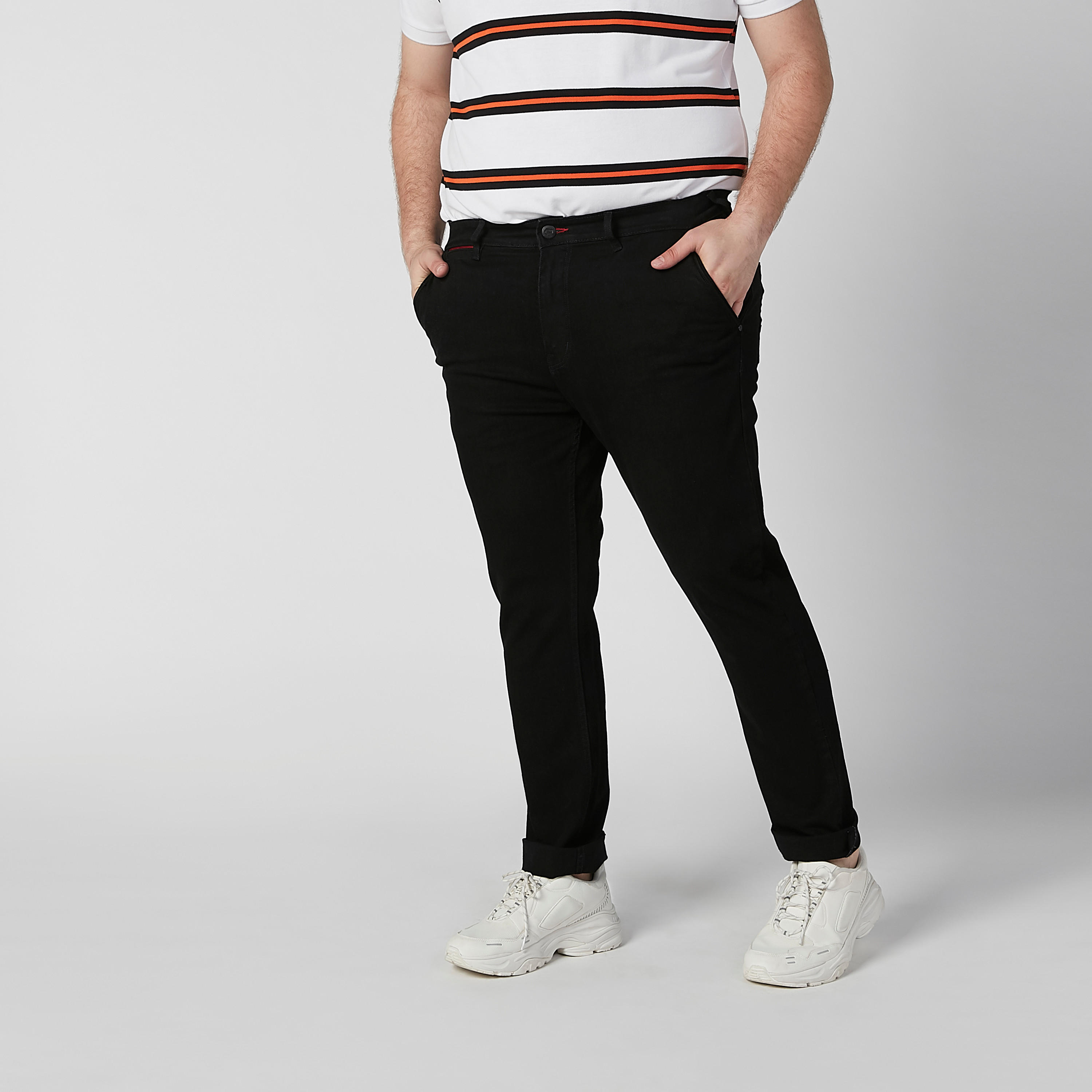 بنطلون جينز سادة بخصر متوسط الارتفاع وجيوب وحلقات للحزام-men-clothing-bottoms-jeans-image-1