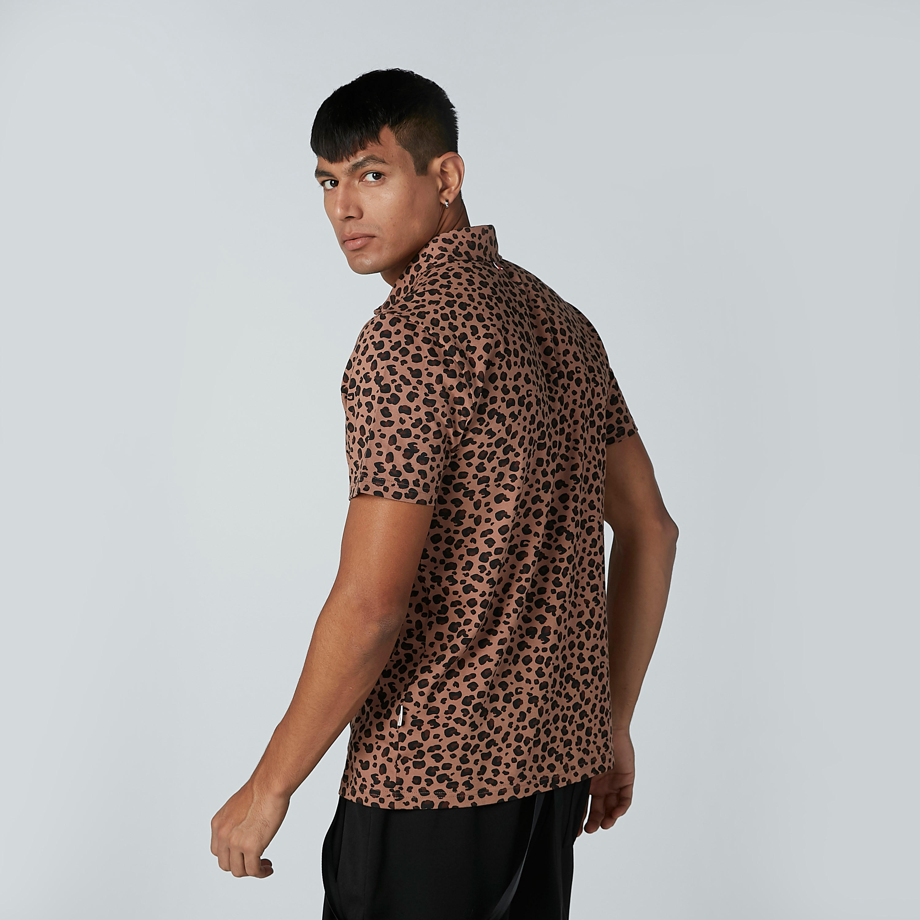 قميص بأكمام قصيرة وطبعات حيوانات من لي كوبر-men-clothing-shirts-image-4