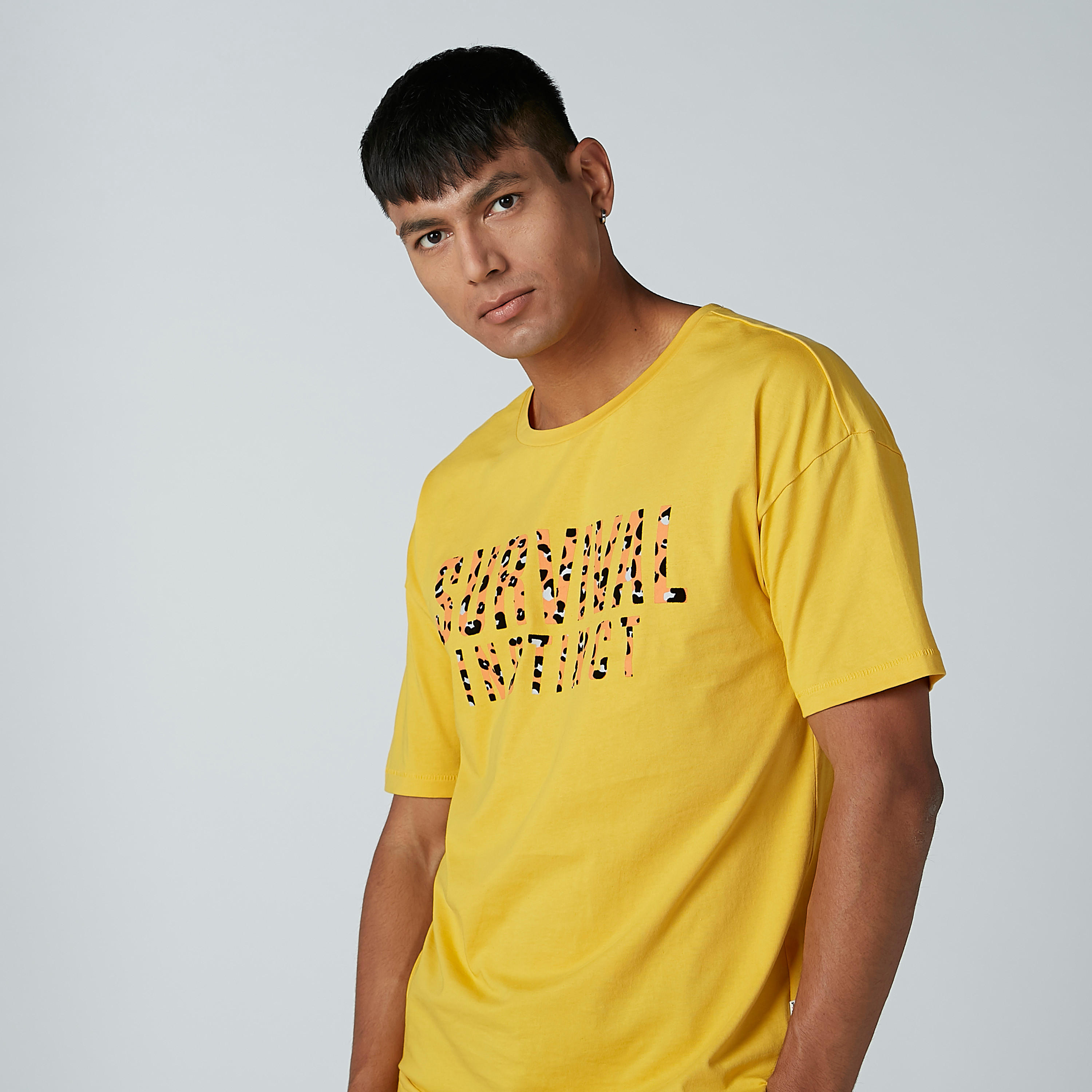 تيشيرت بياقة مستديرة وأكمام قصيرة وطبعات من لي كوبر-men-clothing-tshirtsandpolos-tshirts-image-1