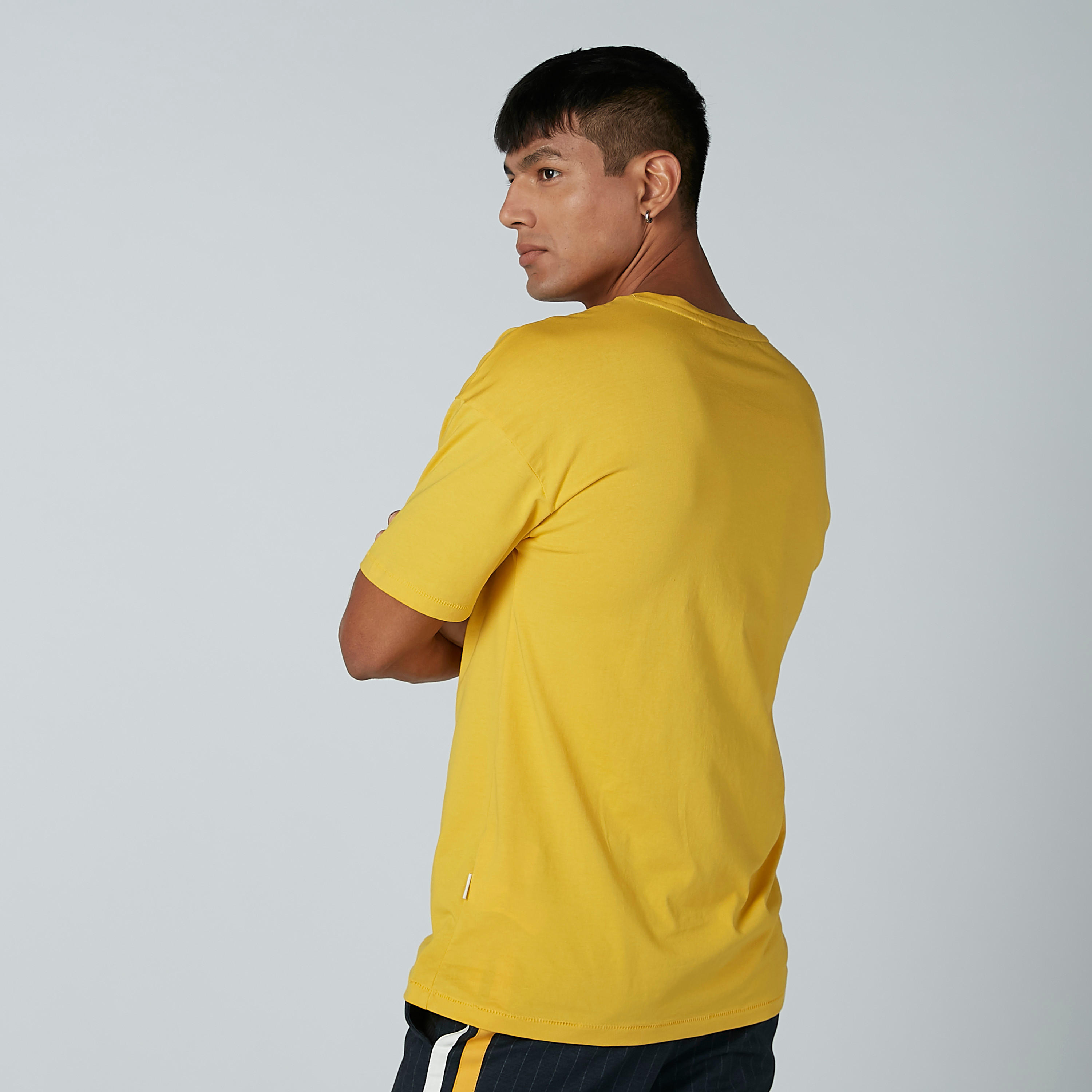 تيشيرت بياقة مستديرة وأكمام قصيرة وطبعات من لي كوبر-men-clothing-tshirtsandpolos-tshirts-image-4
