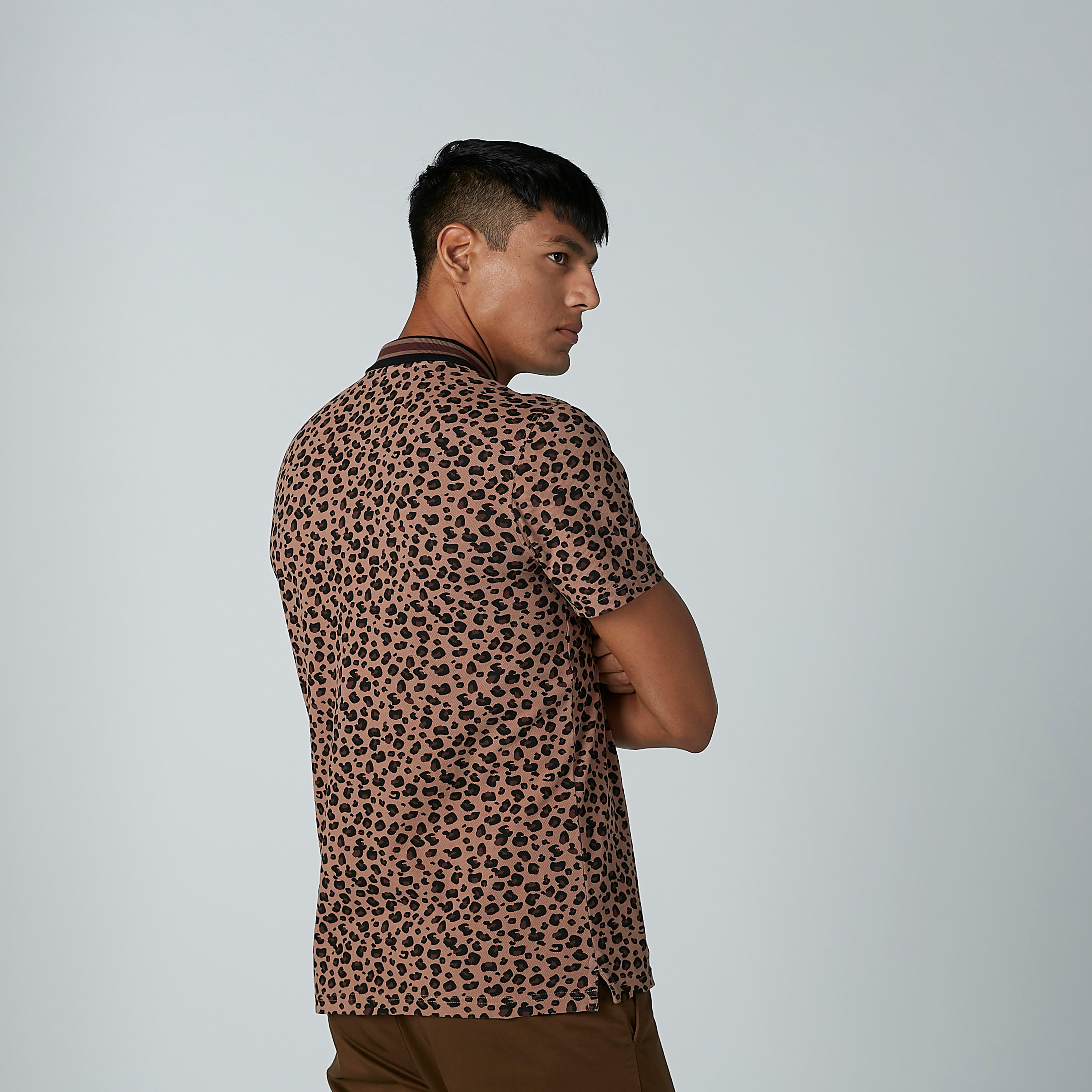 تيشيرت بأكمام قصيرة وياقة بولو وطبعات من لي كوبر-men-clothing-tshirtsandpolos-polos-image-4