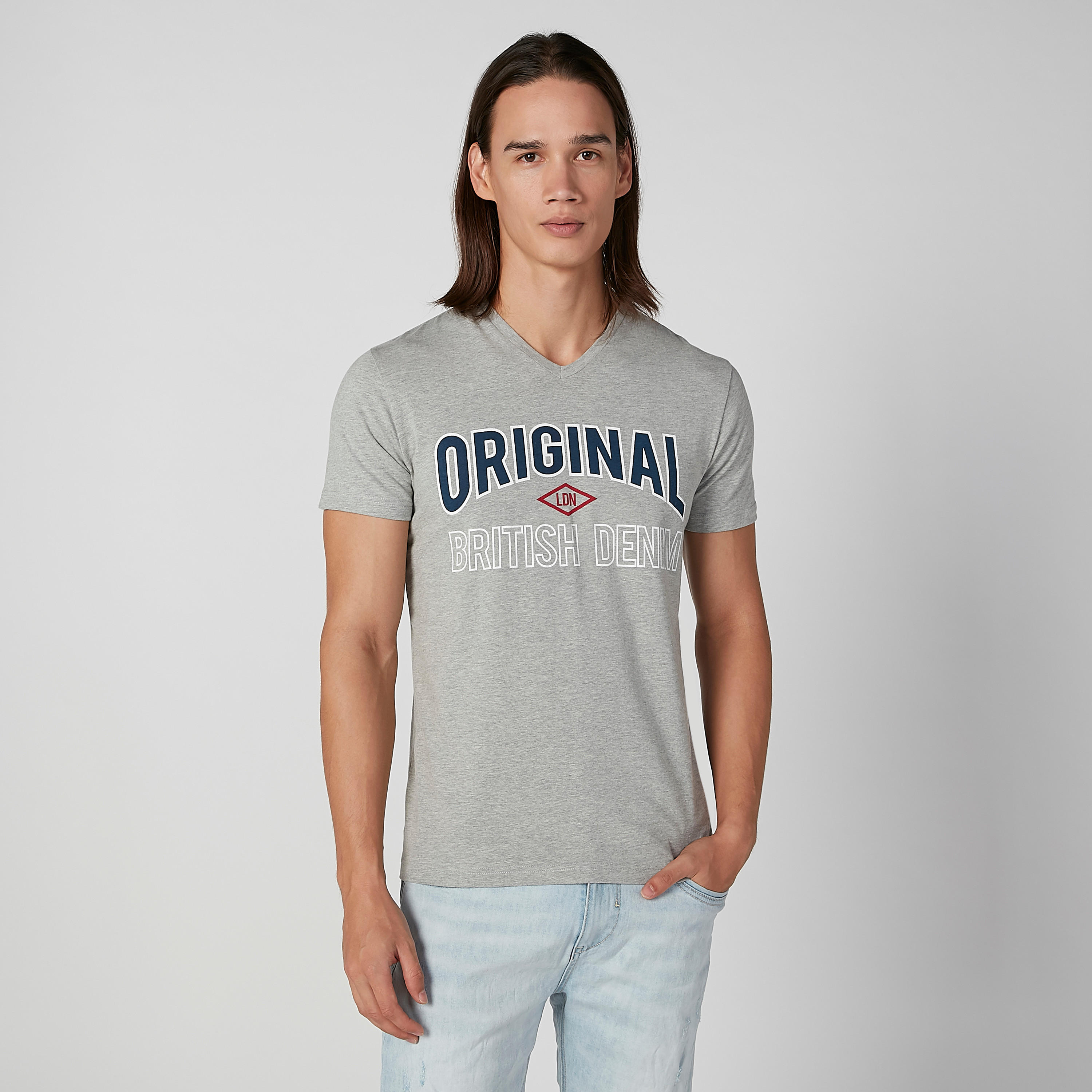 تيشيرت بياقة V وأكمام قصيرة وطبعات من لي كوبر-men-clothing-tshirtsandpolos-tshirts-image-1