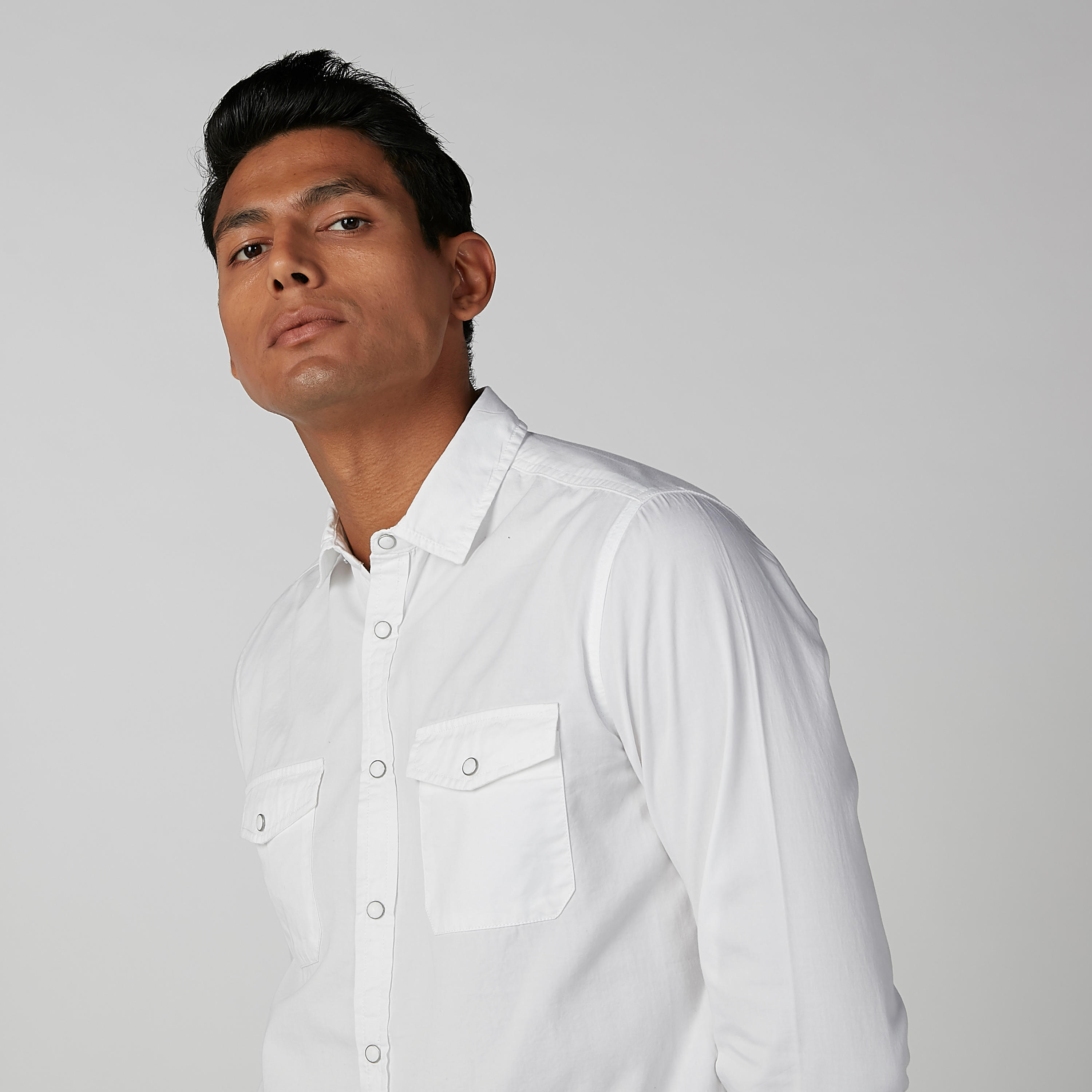 قميص سادة بأكمام طويلة وجيب على الصدر من لي كوبر-men-clothing-shirts-image-3