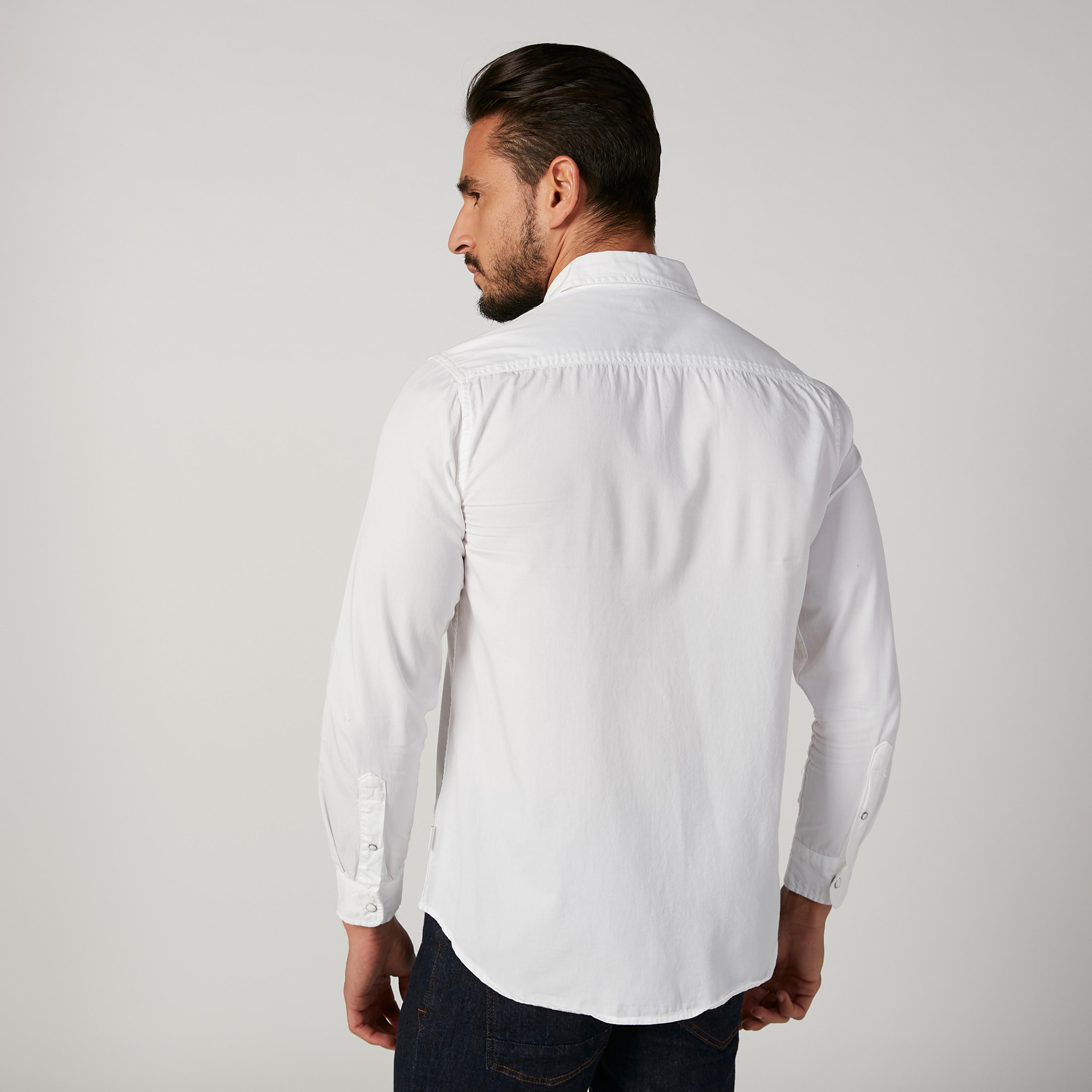 قميص سادة بأكمام طويلة وجيوب على الصدر من لي كوبر-men-clothing-shirts-image-2