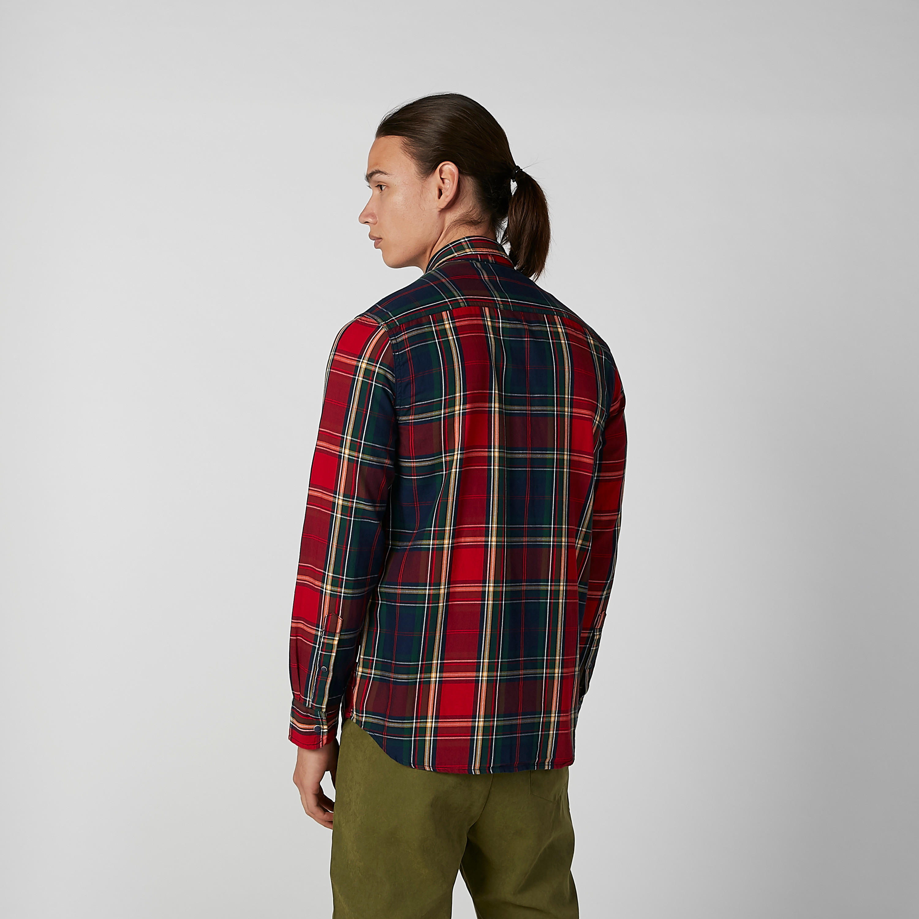 قميص كاروهات بأكمام طويلة وجيوب بطيّة من لي كوبر-men-clothing-shirts-image-3