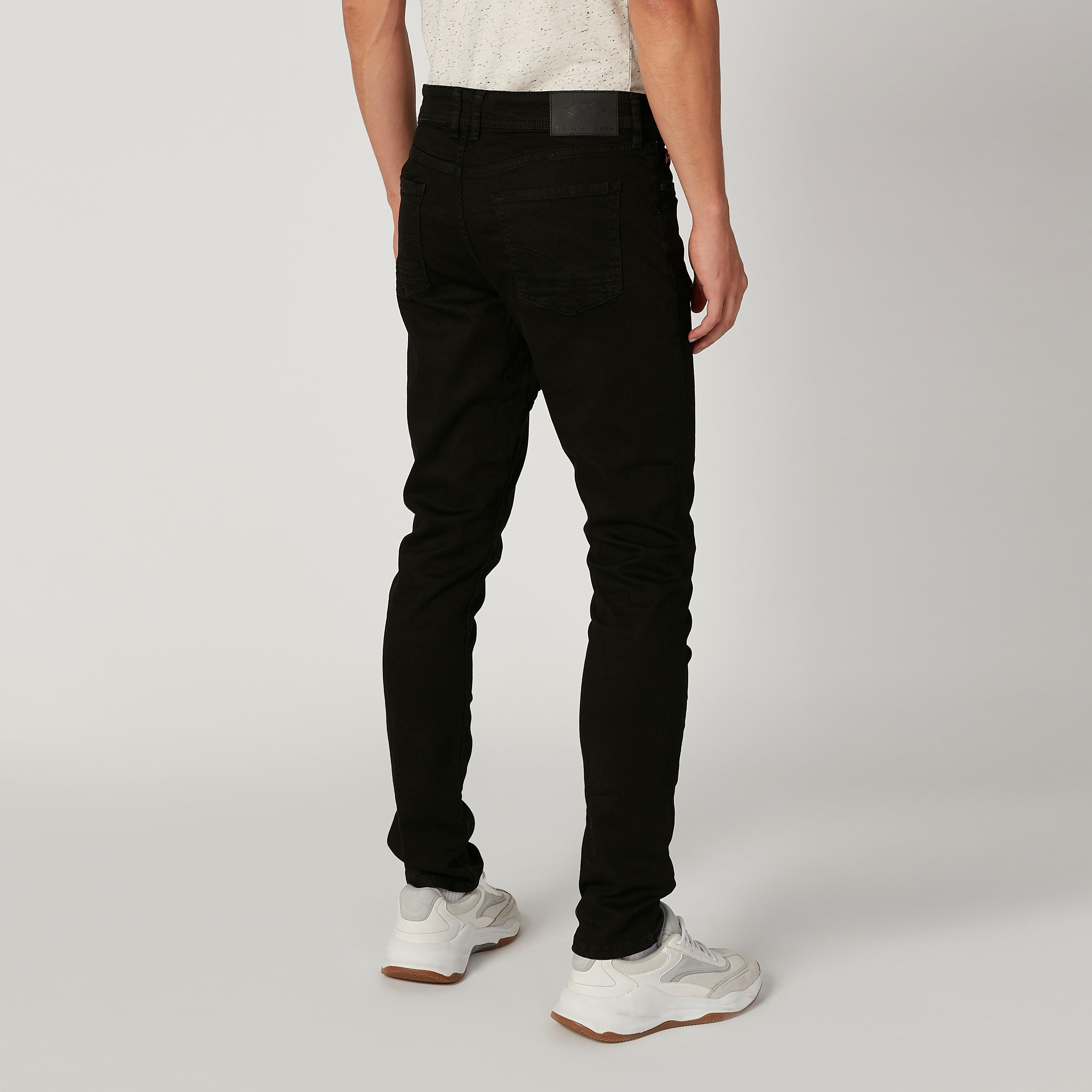 بنطلون جينز سادة بجيوب وحلقات للحزام من لي كوبر-men-clothing-bottoms-jeans-image-4