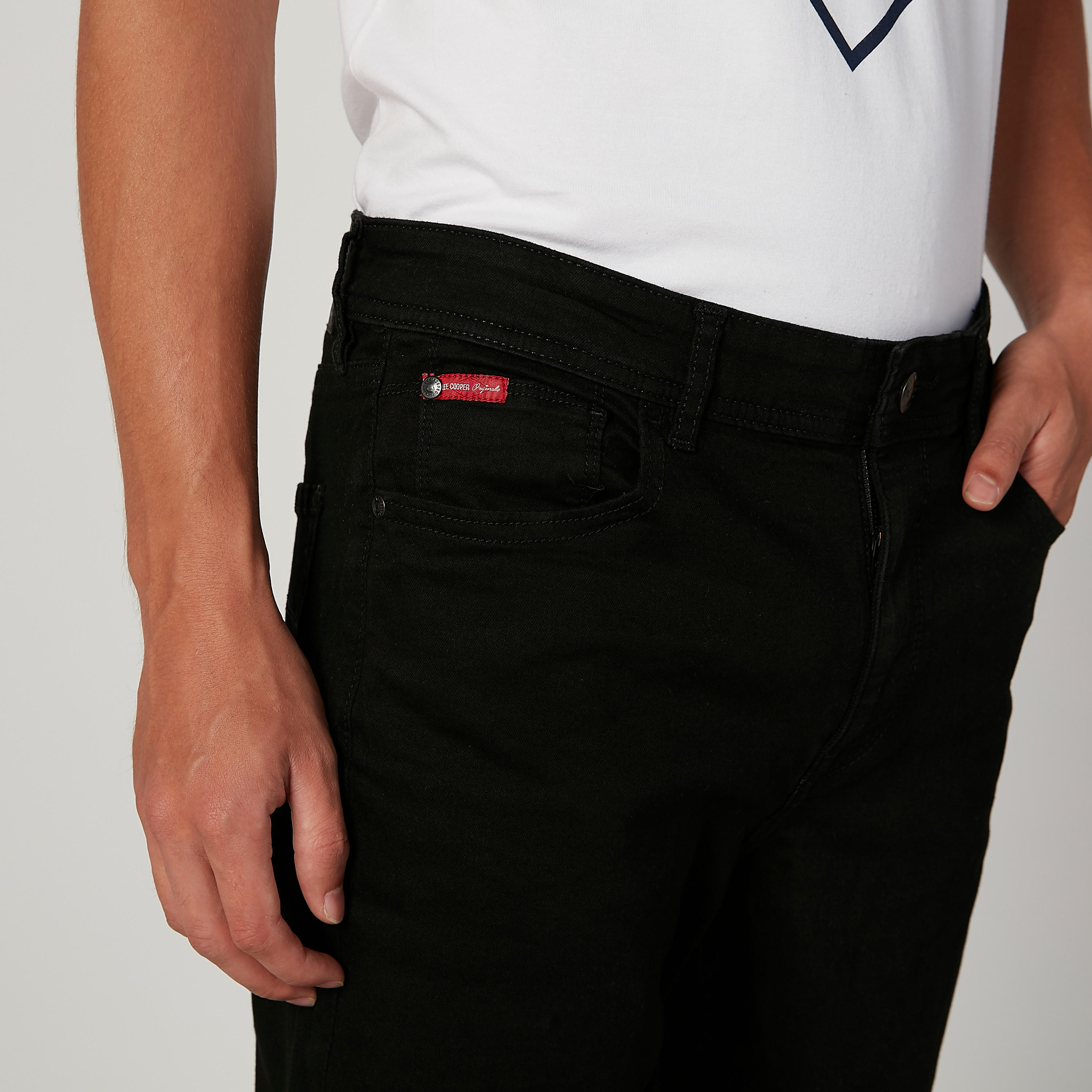 بنطال جينز طويل بجيوب وحلقات للحزام من لي كوبر-men-clothing-bottoms-jeans-image-3