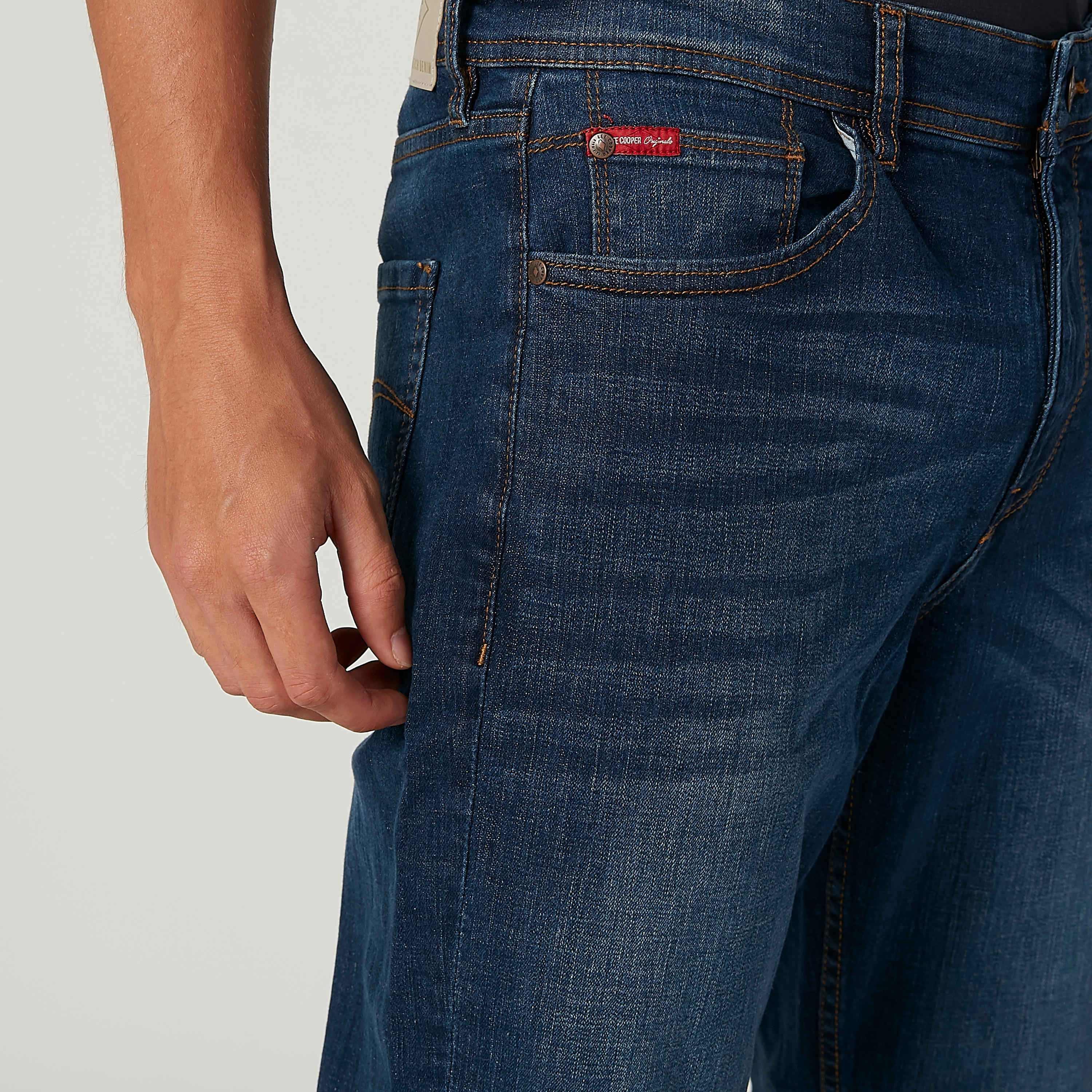 بنطلون جينز بجيوب من لي كوبر-men-clothing-bottoms-jeans-image-3