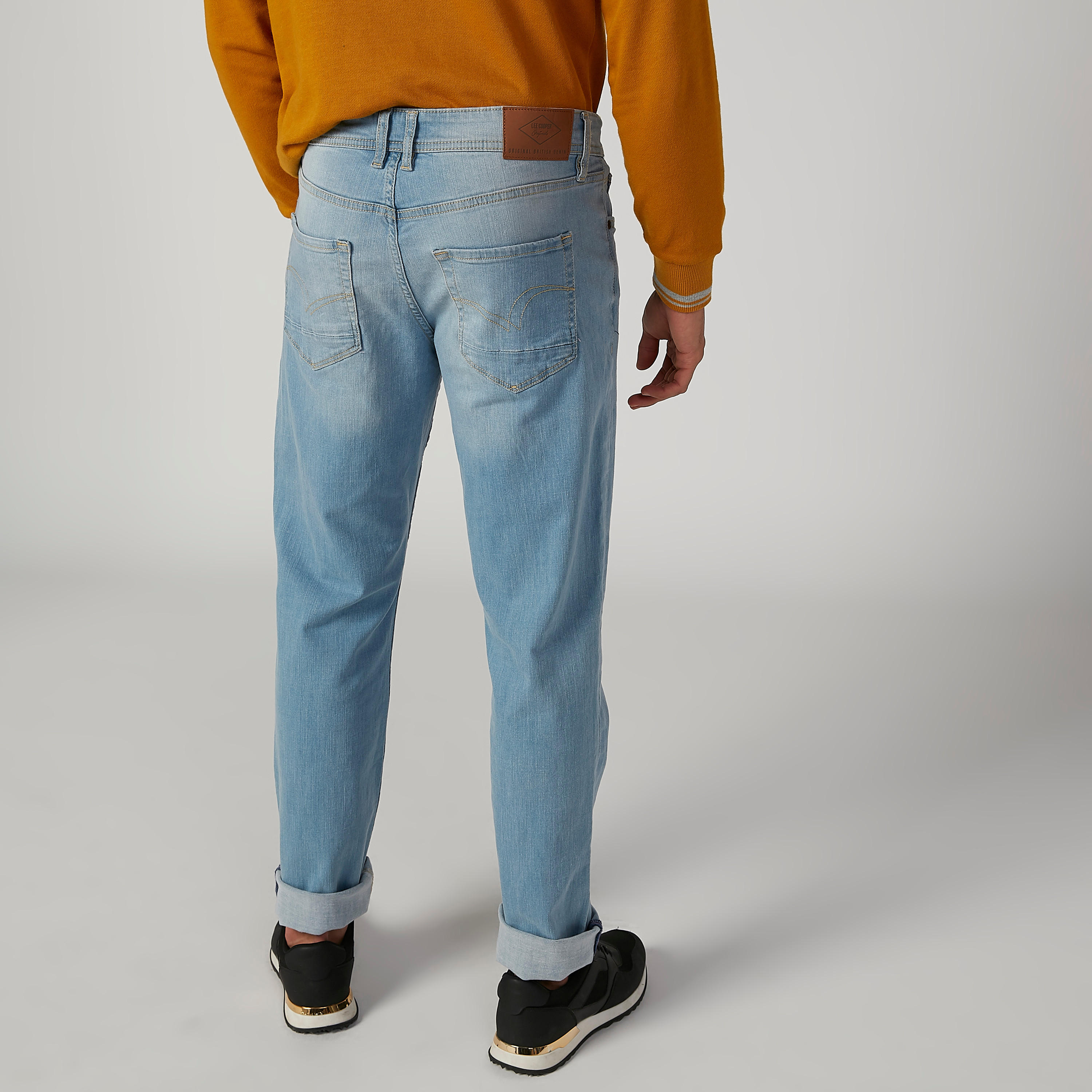 بنطلون جينز سادة بجيوب وحلقات للحزام من لي كوبر-men-clothing-bottoms-jeans-image-1