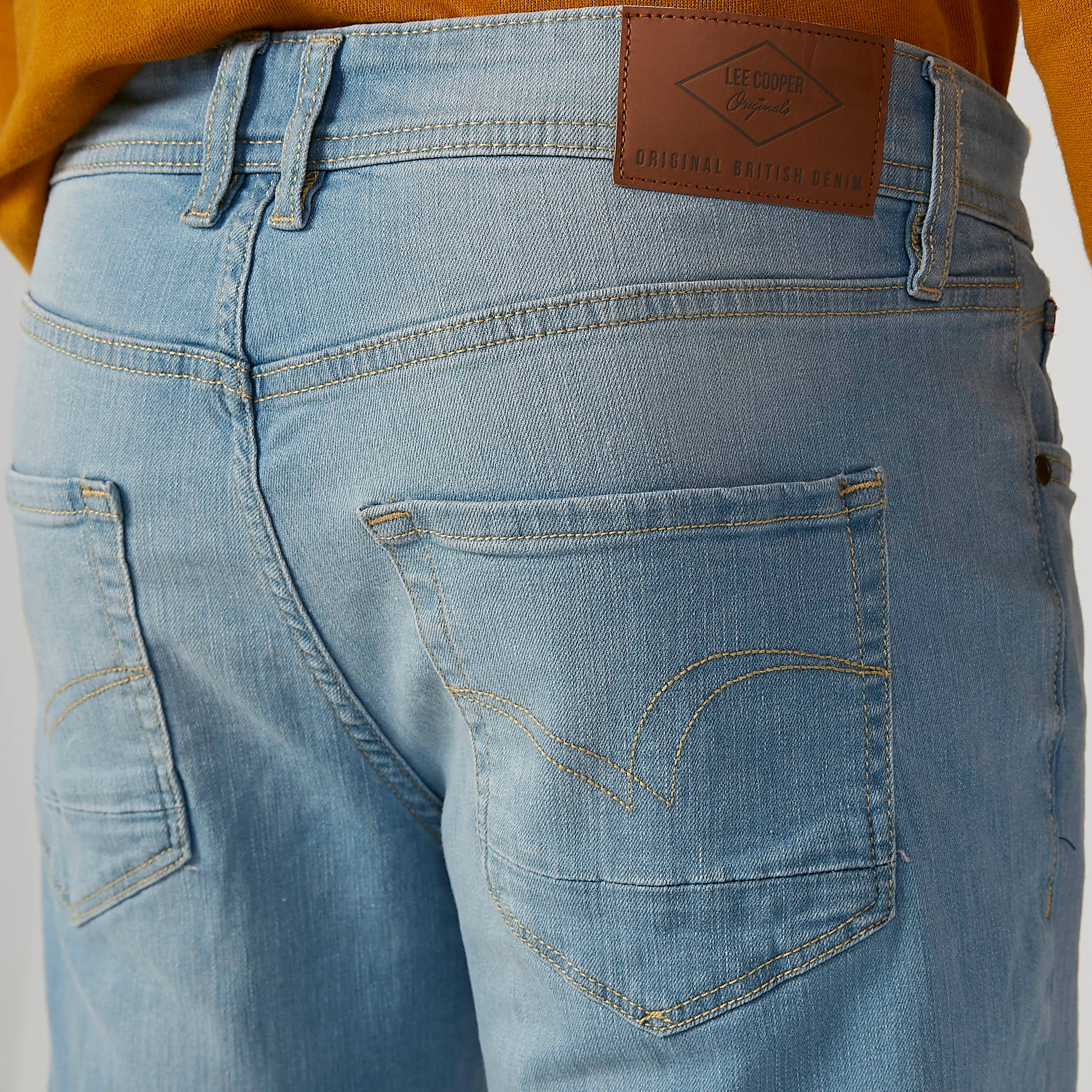 بنطلون جينز سادة بجيوب وحلقات للحزام من لي كوبر-men-clothing-bottoms-jeans-image-4