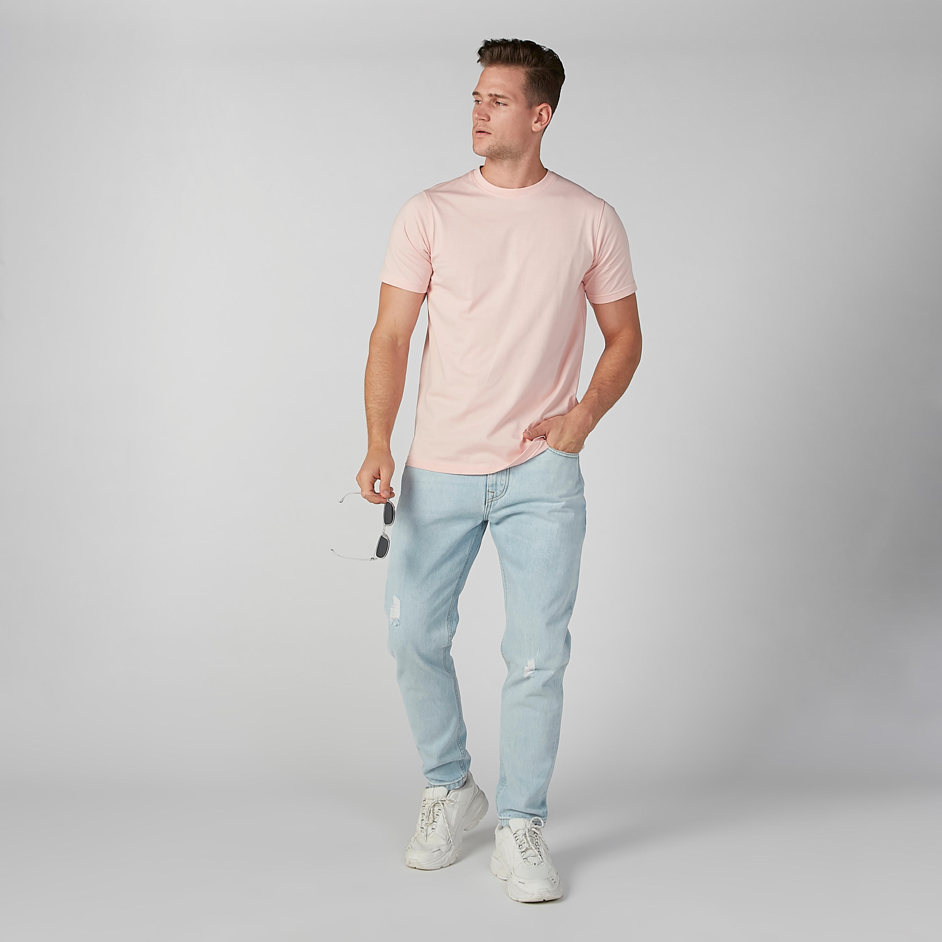 بنطلون جينز مستدام ممزّق بقصّة مستقيمة وخصر متوسط الارتفاع وجيوب-men-clothing-bottoms-jeans-image-2