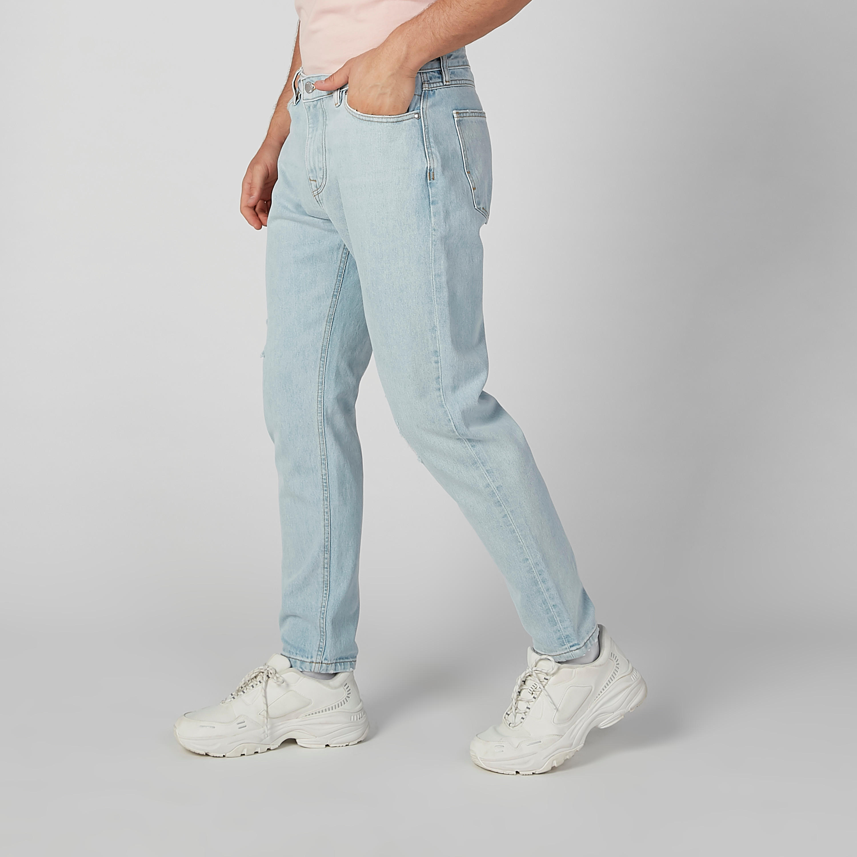 بنطلون جينز مستدام ممزّق بقصّة مستقيمة وخصر متوسط الارتفاع وجيوب-men-clothing-bottoms-jeans-image-3