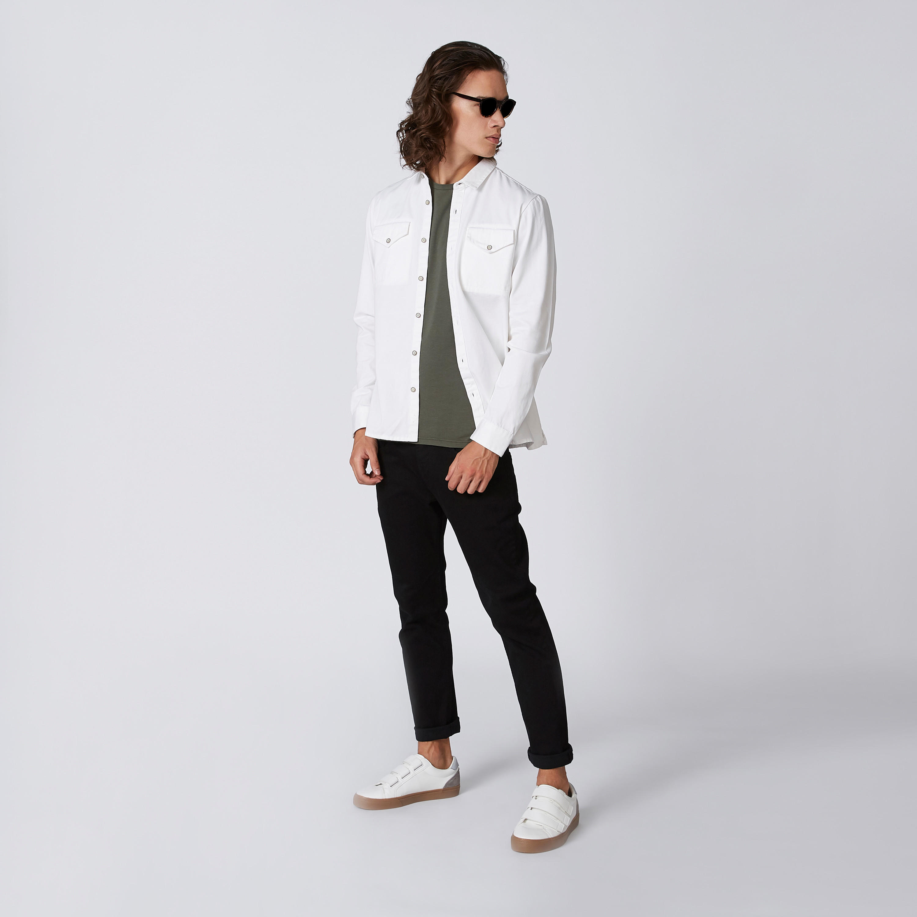 بنطلون جينز مستدام سليم بخصر متوسط الارتفاع وحلقات للحزام -men-clothing-bottoms-jeans-image-2