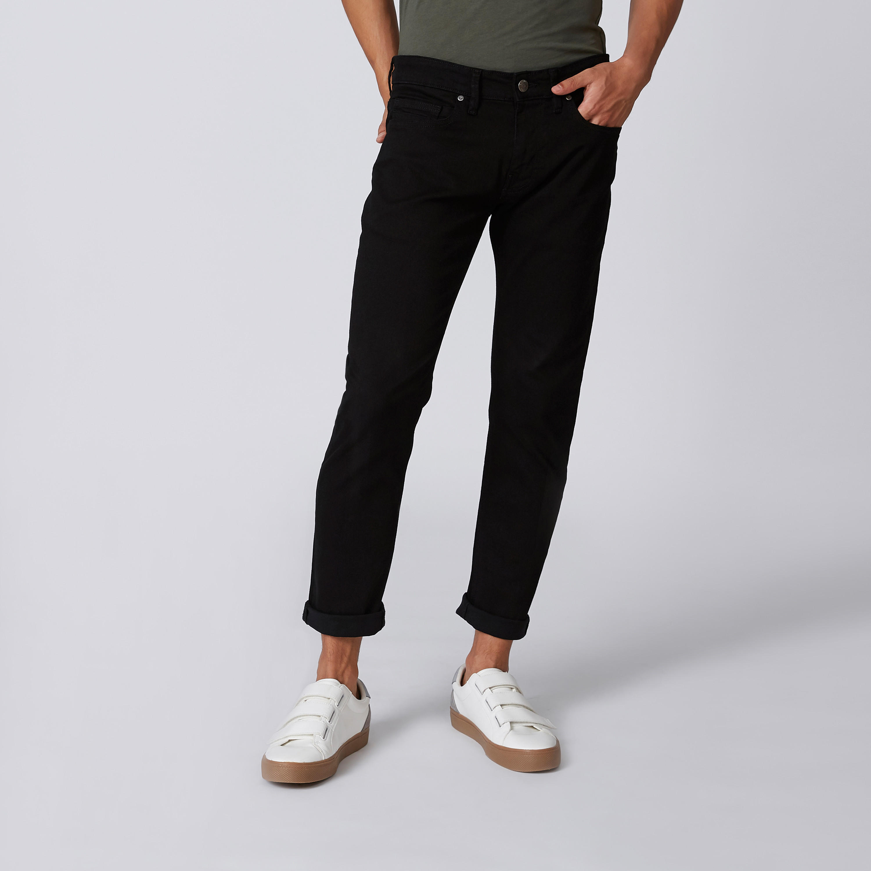 بنطلون جينز مستدام سليم بخصر متوسط الارتفاع وحلقات للحزام -men-clothing-bottoms-jeans-image-3