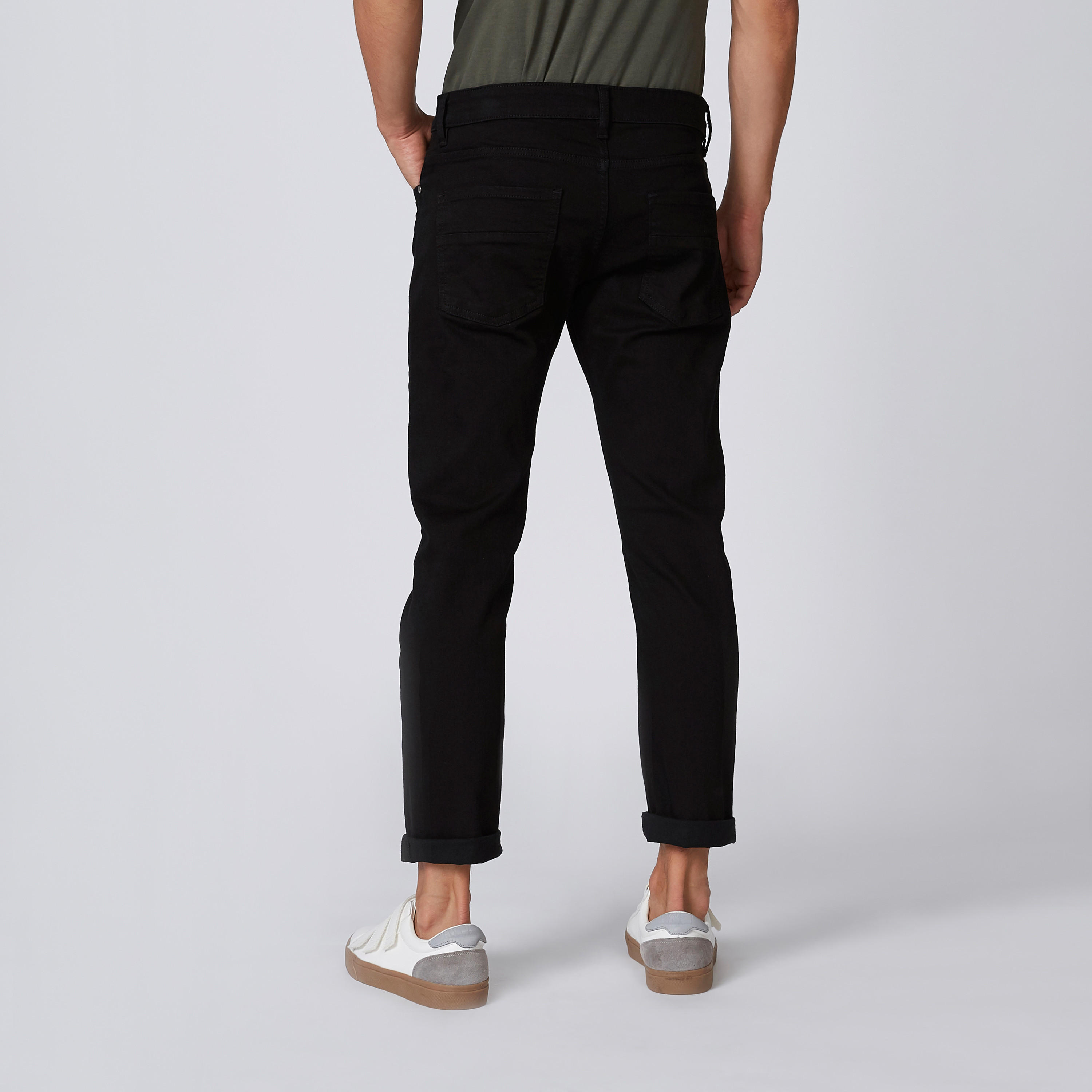 بنطلون جينز مستدام سليم بخصر متوسط الارتفاع وحلقات للحزام -men-clothing-bottoms-jeans-image-4