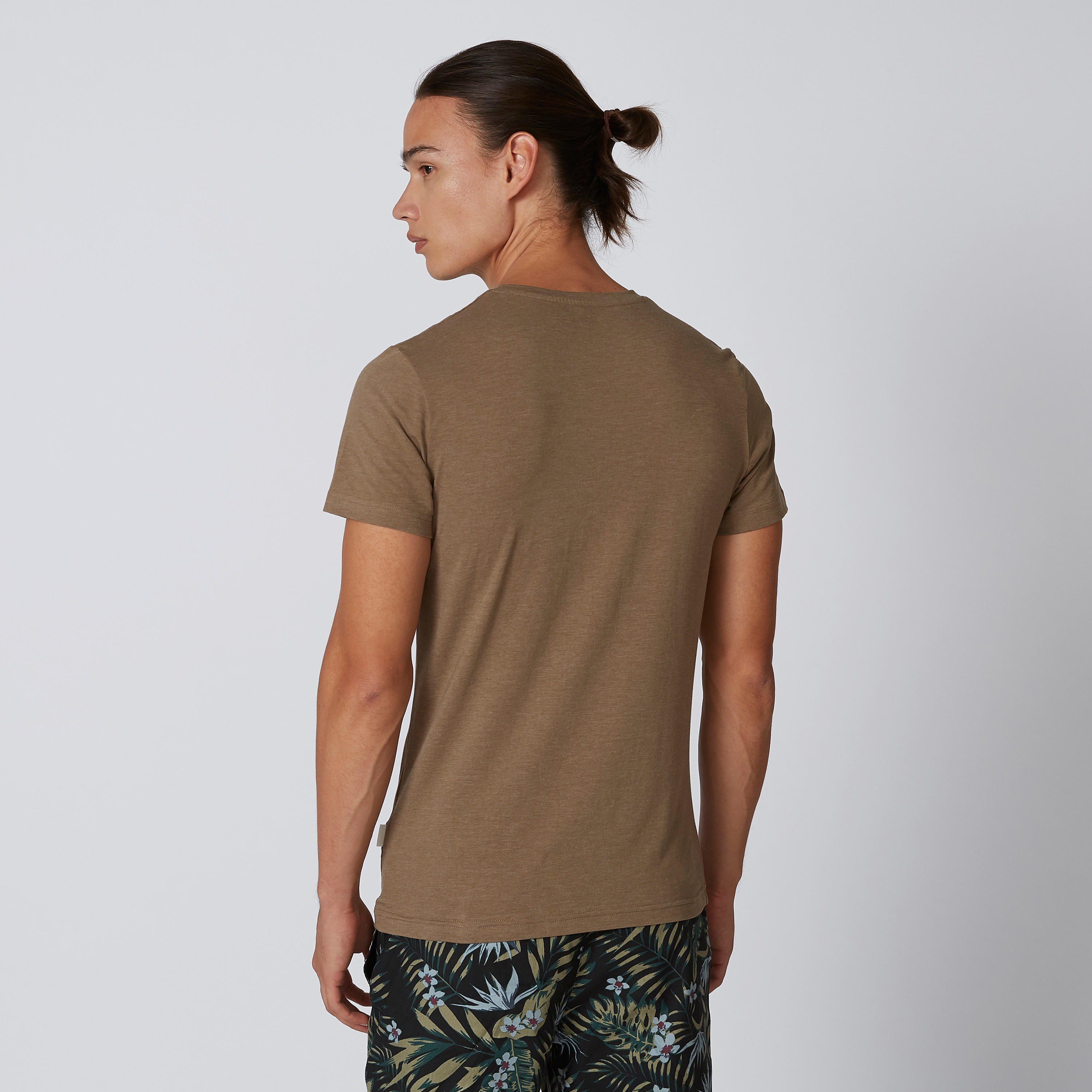 تيشيرت سادة بياقة مستديرة وأكمام قصيرة من لي كوبر-men-clothing-tshirtsandpolos-tshirts-image-2