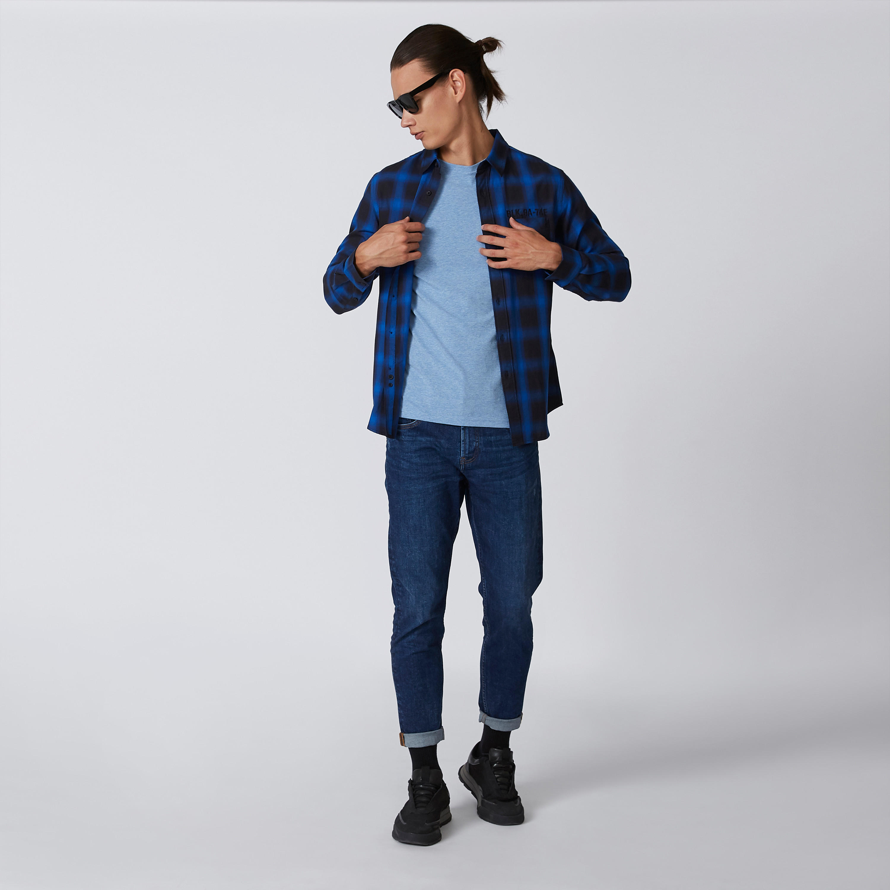 تيشيرت سادة بياقة مستديرة وأكمام قصيرة من لي كوبر-men-clothing-tshirtsandpolos-tshirts-image-1