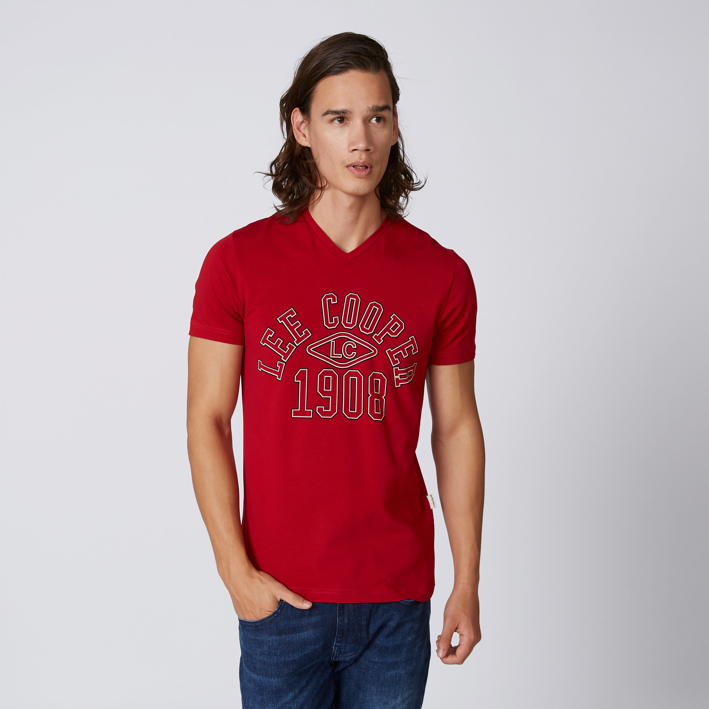 تيشيرت بياقة V وأكمام قصيرة وطبعات من لي كوبر-men-clothing-tshirtsandpolos-tshirts-image-1
