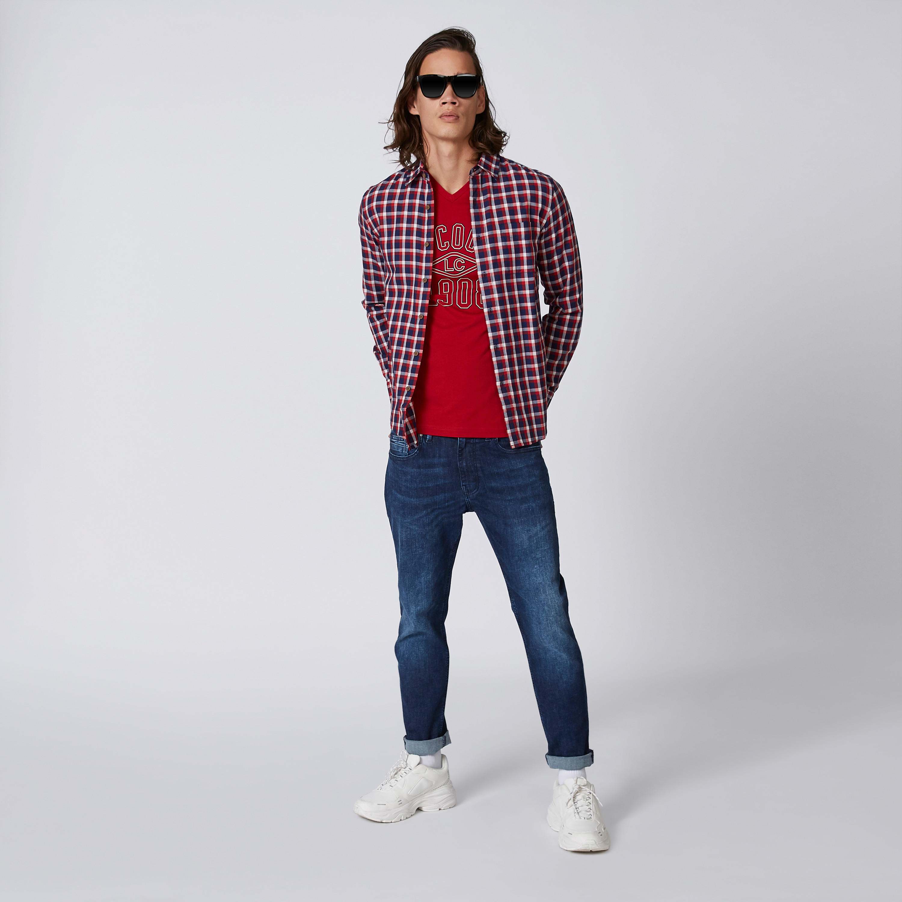 تيشيرت بياقة V وأكمام قصيرة وطبعات من لي كوبر-men-clothing-tshirtsandpolos-tshirts-image-4