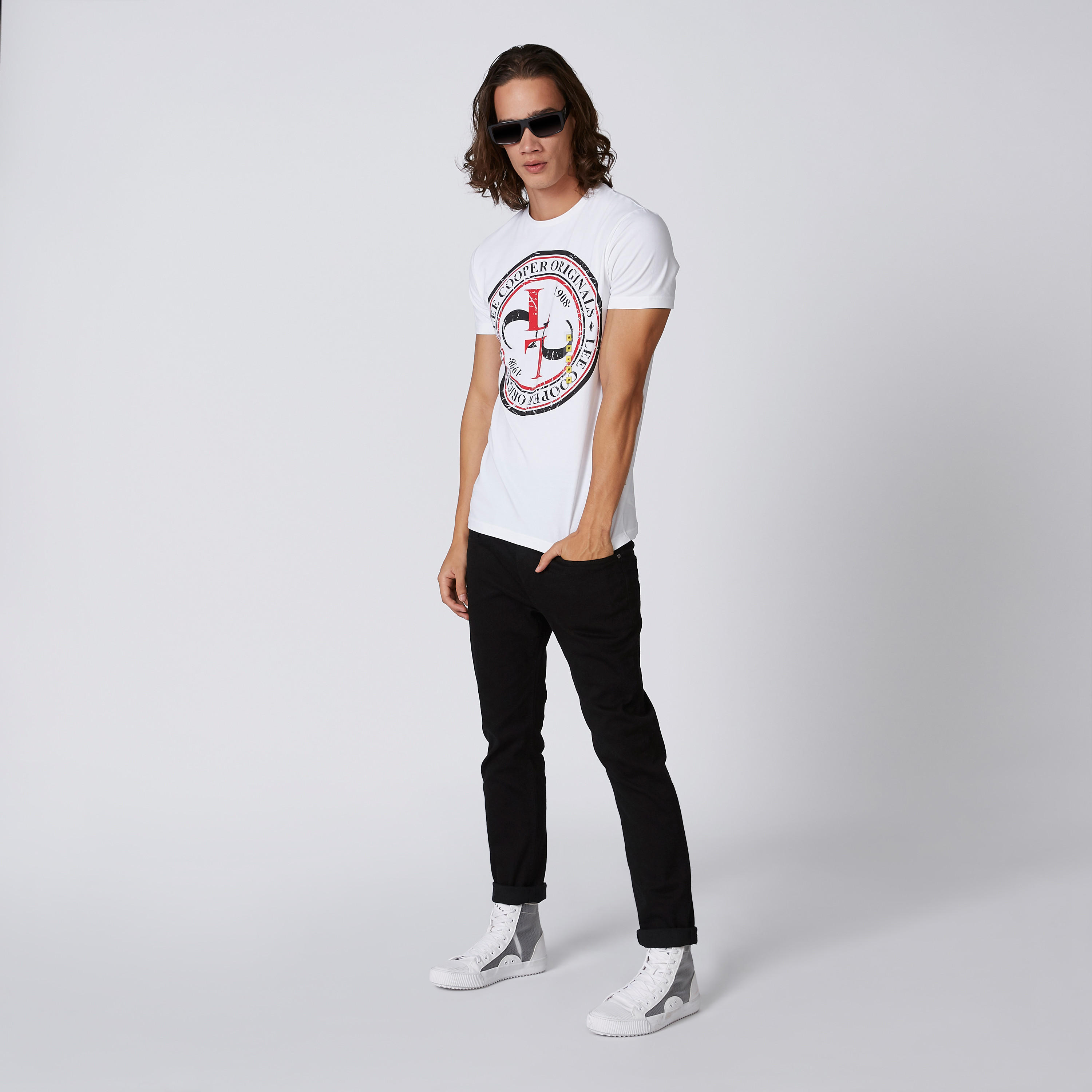 تيشيرت بياقة مستديرة وأكمام قصيرة وطبعات من لي كوبر-men-clothing-tshirtsandpolos-tshirts-image-3
