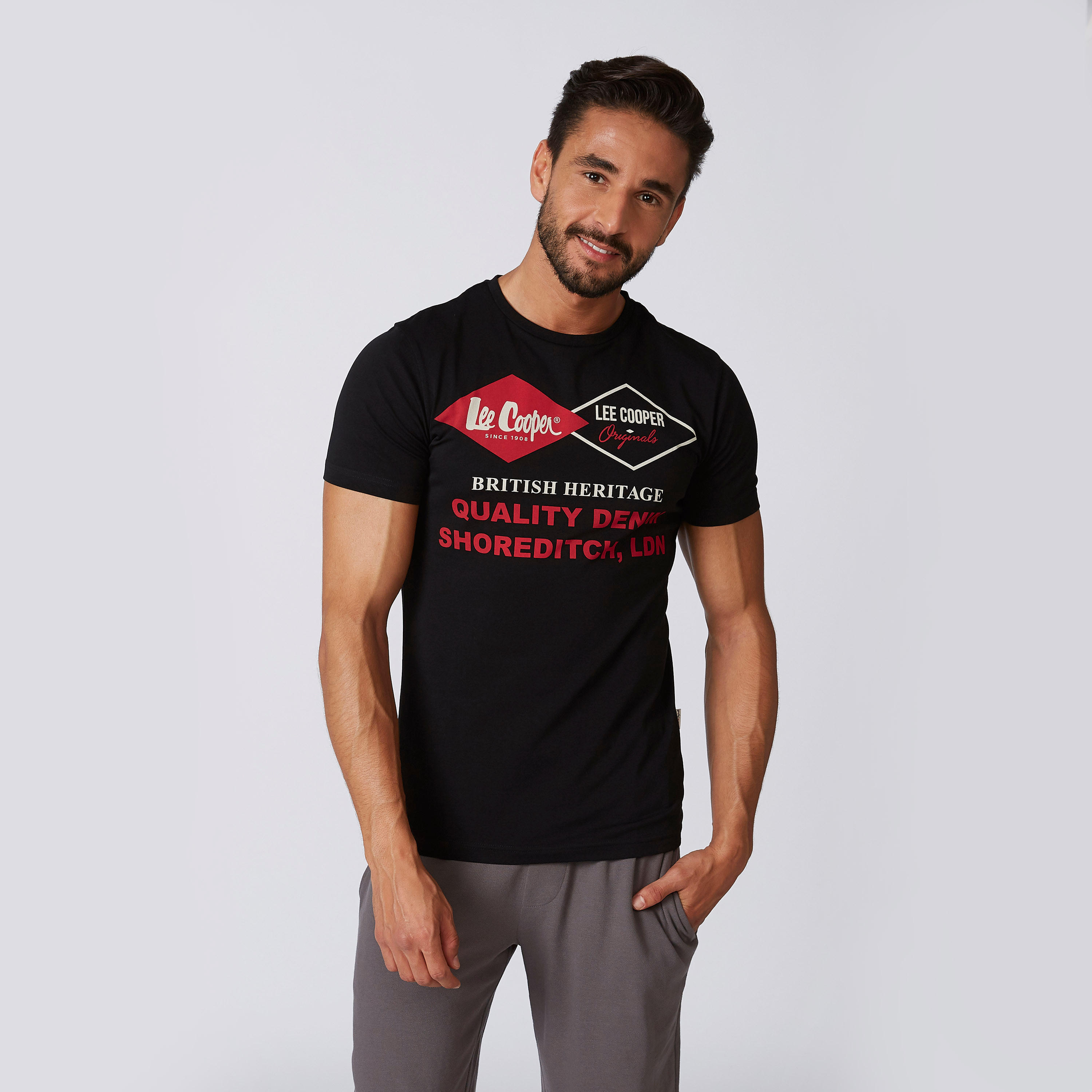 تيشيرت بياقة ضيّقة وأكمام قصيرة وطبعات من لي كوبر-men-clothing-tshirtsandpolos-tshirts-image-5