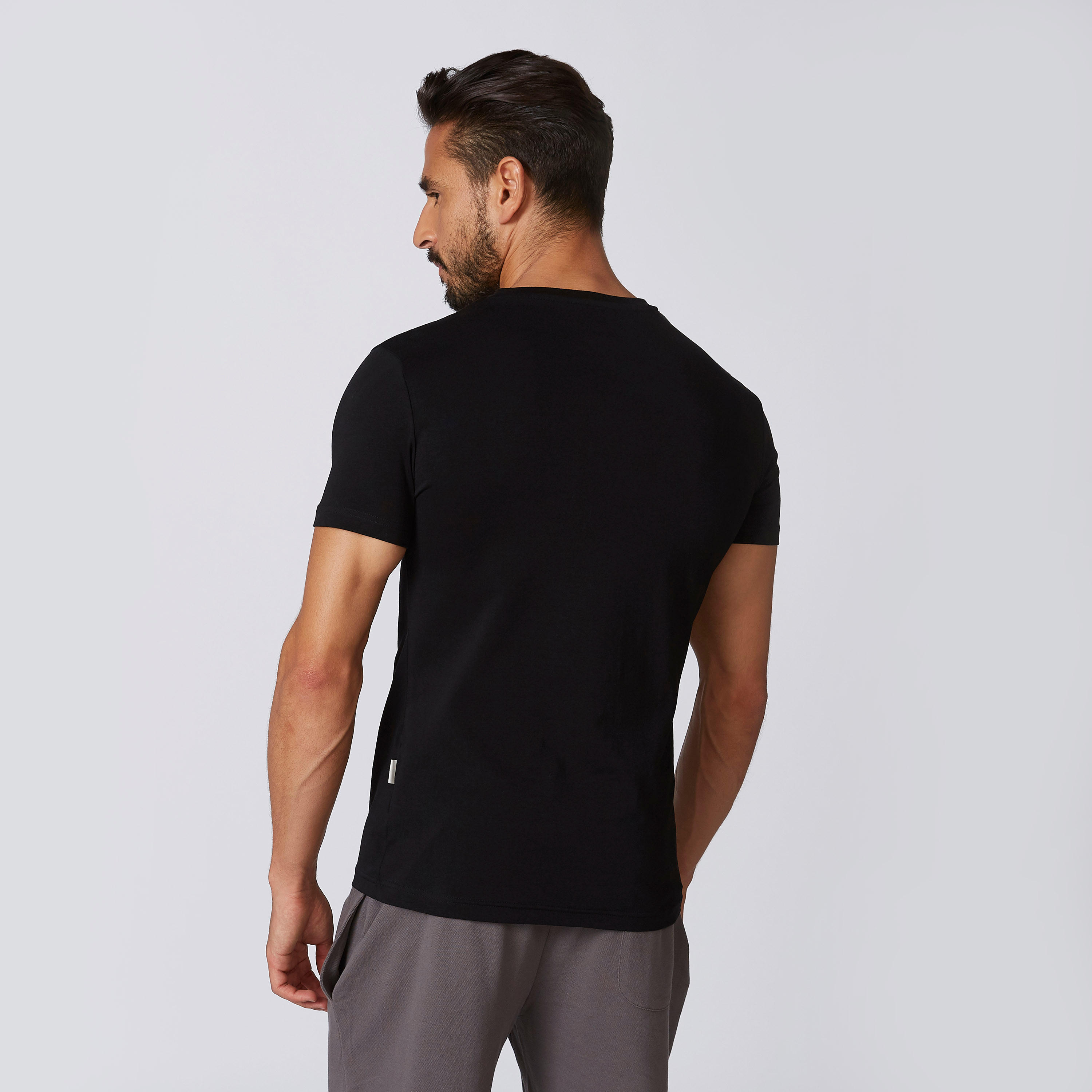 تيشيرت بياقة ضيّقة وأكمام قصيرة وطبعات من لي كوبر-men-clothing-tshirtsandpolos-tshirts-image-3