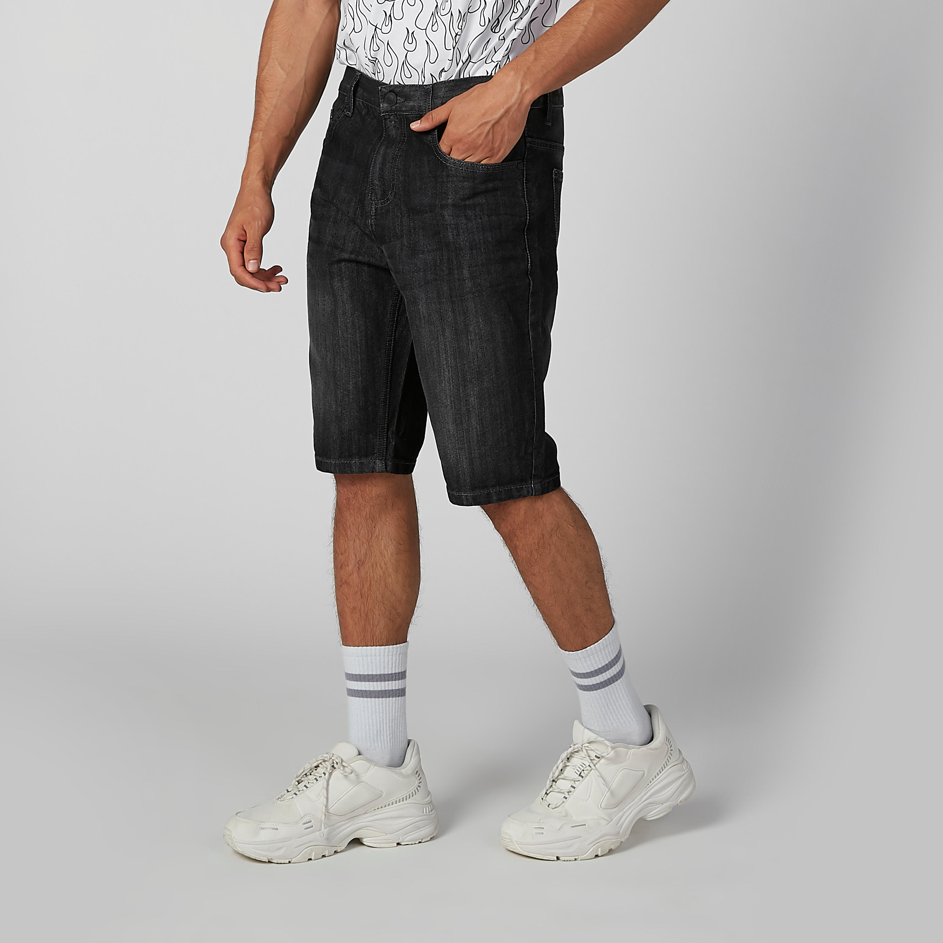 شورت مستدام دينم بخصر متوسط الارتفاع وجيوب -men-clothing-bottoms-shorts-image-1