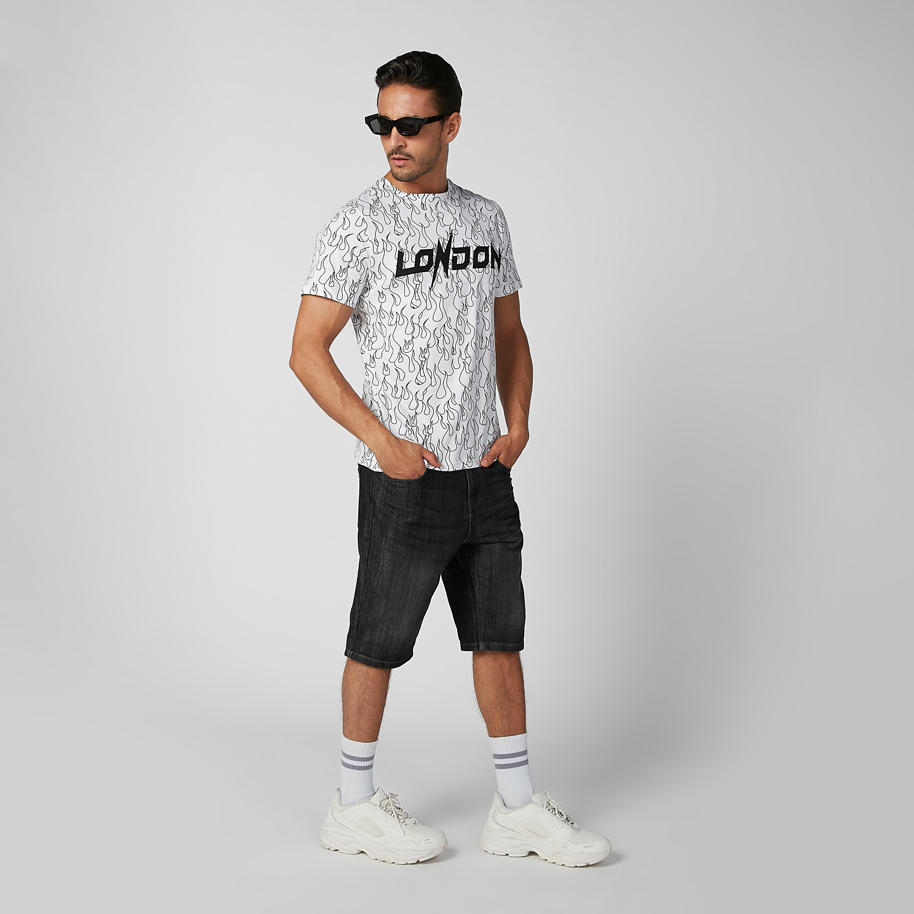 شورت مستدام دينم بخصر متوسط الارتفاع وجيوب -men-clothing-bottoms-shorts-image-2
