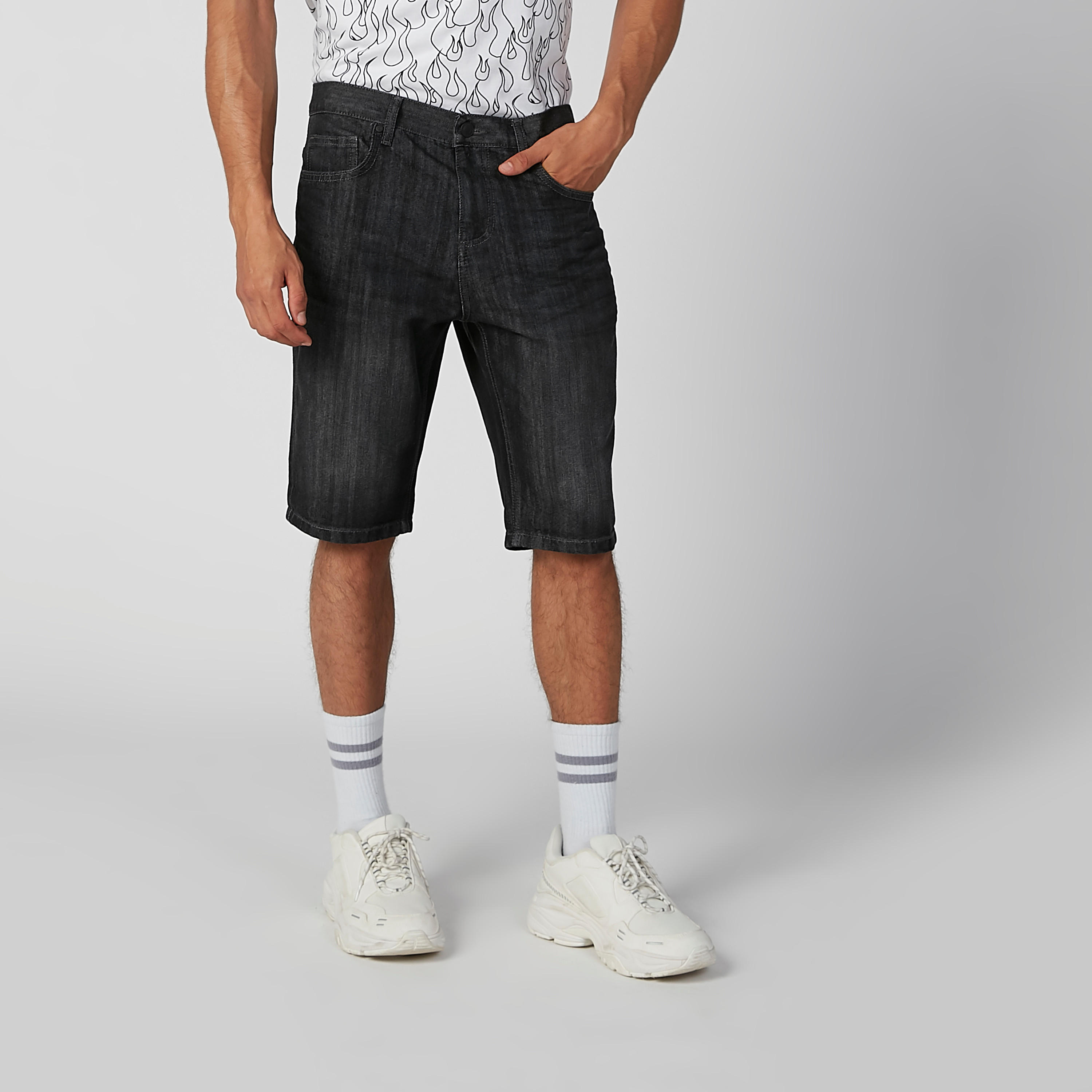 شورت مستدام دينم بخصر متوسط الارتفاع وجيوب -men-clothing-bottoms-shorts-image-4