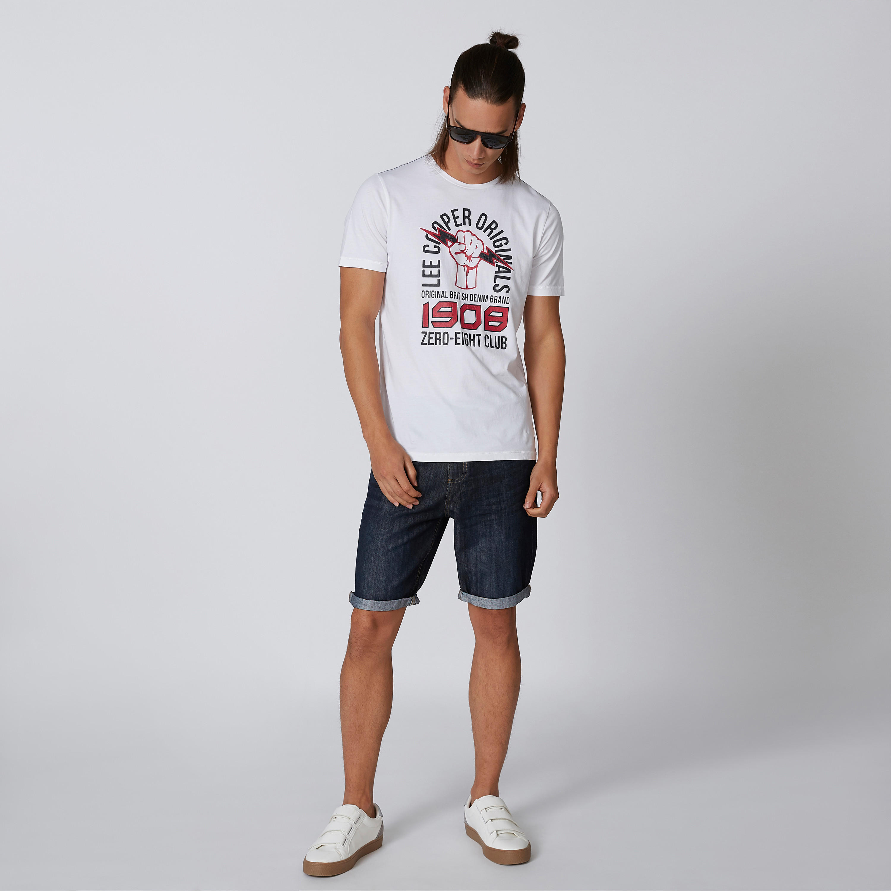 شورت مستدام دينم بخصر متوسط الارتفاع وجيوب -men-clothing-bottoms-shorts-image-1