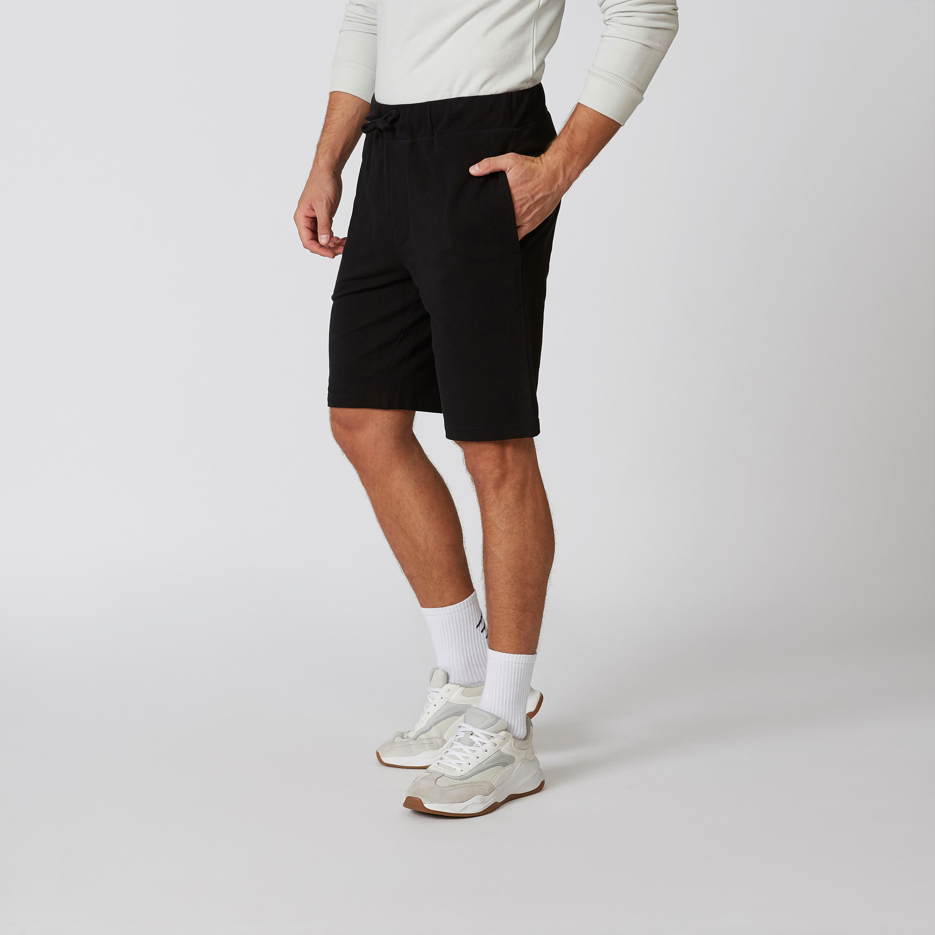 شورت مستدام سادة سليم وخصر متوسط الارتفاع وجيوب -men-clothing-bottoms-shorts-image-3