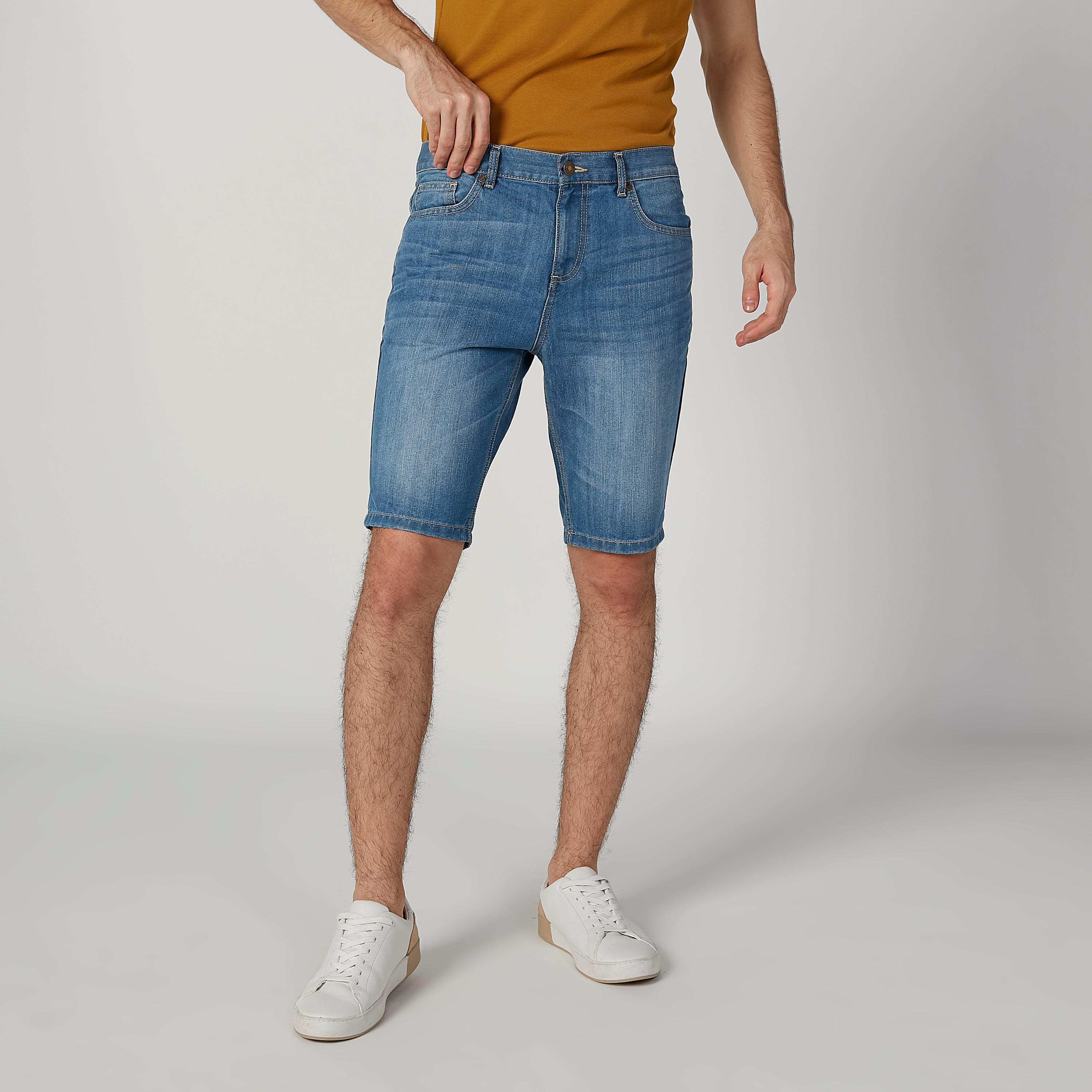 شورت دينم مستدام بخصر متوسط الارتفاع وجيوب-men-clothing-bottoms-shorts-image-2