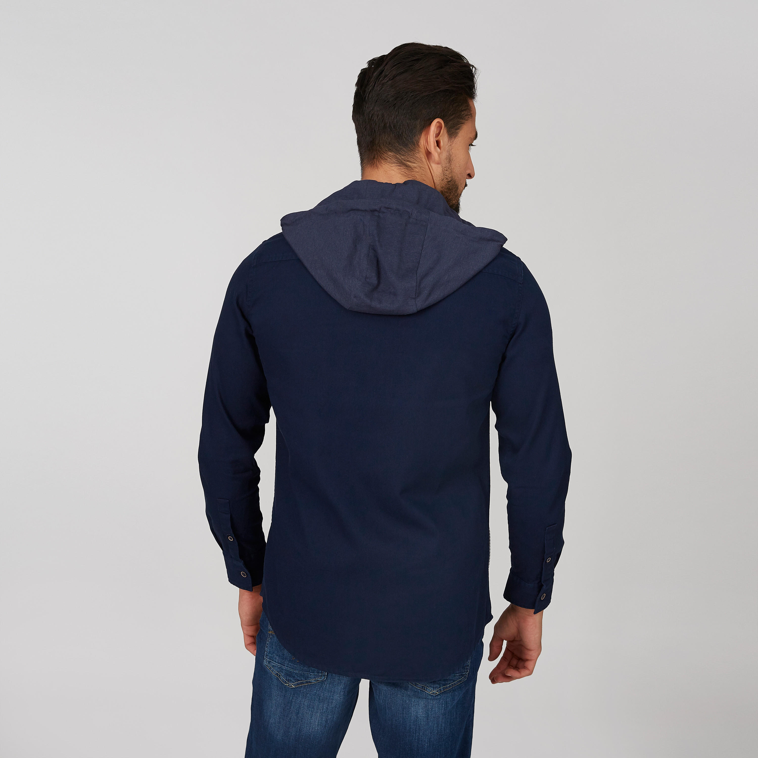قميص سليم مستدام سادة بقبّعة وأكمام طويلة -men-clothing-shirts-image-2